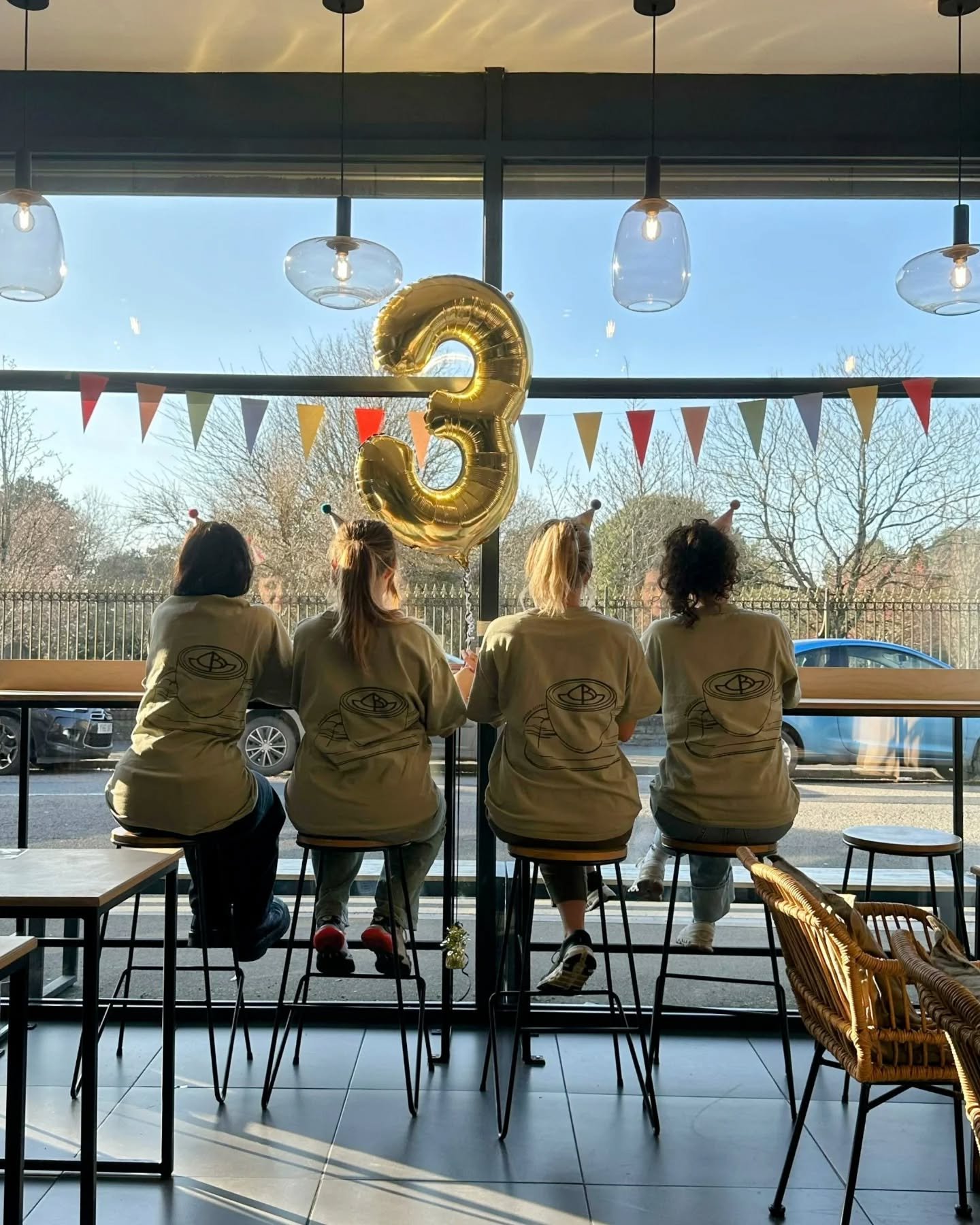 A Blŵmin' good week 🥳
Huge thank you to everyone who stopped by over the week and weekend &ndash; whether it was for cake, pastries, coffee, cocktails (even the take-out ones 😉) or Run Club! 🏃&zwj;♀️💨 It&rsquo;s been an amazing week, and we&rsquo
