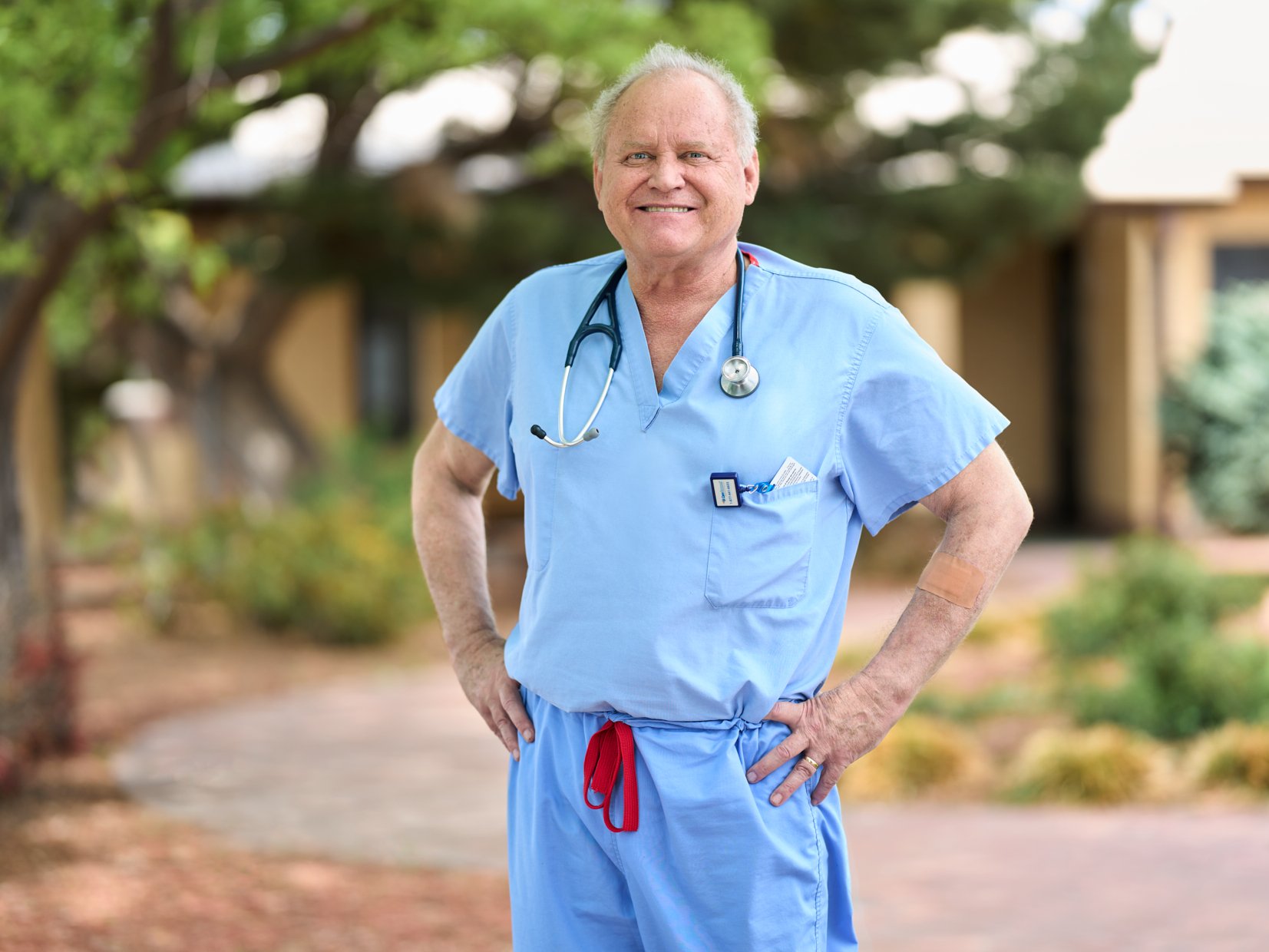 keefe-hospital-outdoor-doctor-portrait-boulder-denver-colorado-headshot-photographer-photography.jpg