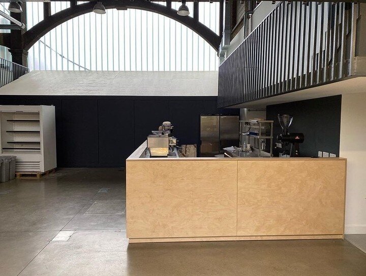 In 2021 @gaff_bermondsey took on an arch 
at The Biscuit Factory. They needed a mobile, modular cafe kitchen system, so @Create_180 designed and built these units from 18mm birch and set them on 100mm caster wheels.

The counter tops are handmade fro