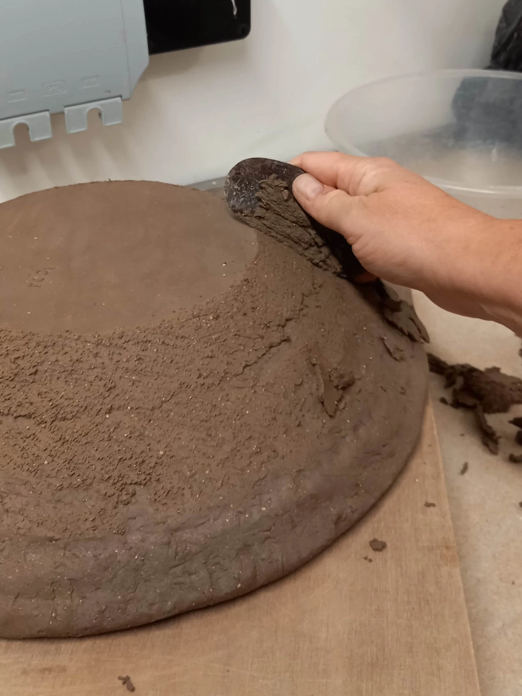 kidney-scraping-pot2-fi-cooper-ceramics.jpg