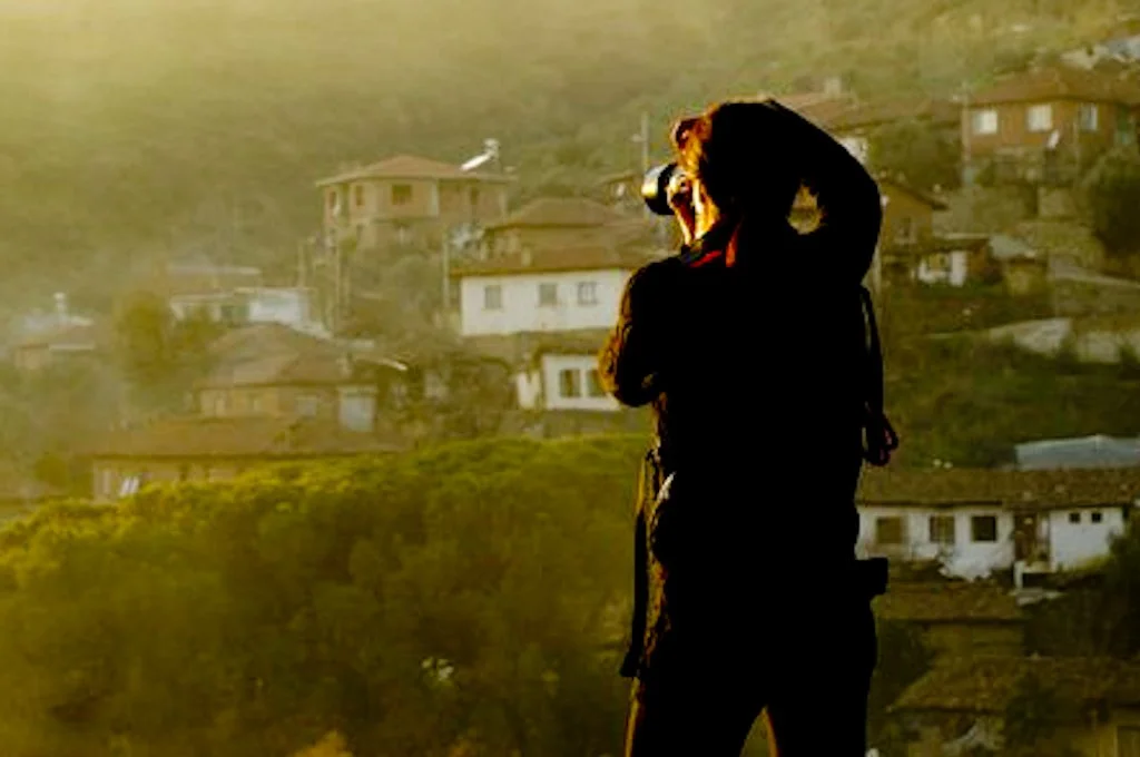 Outdoor vs Studio Portraits: Which is Right for You?