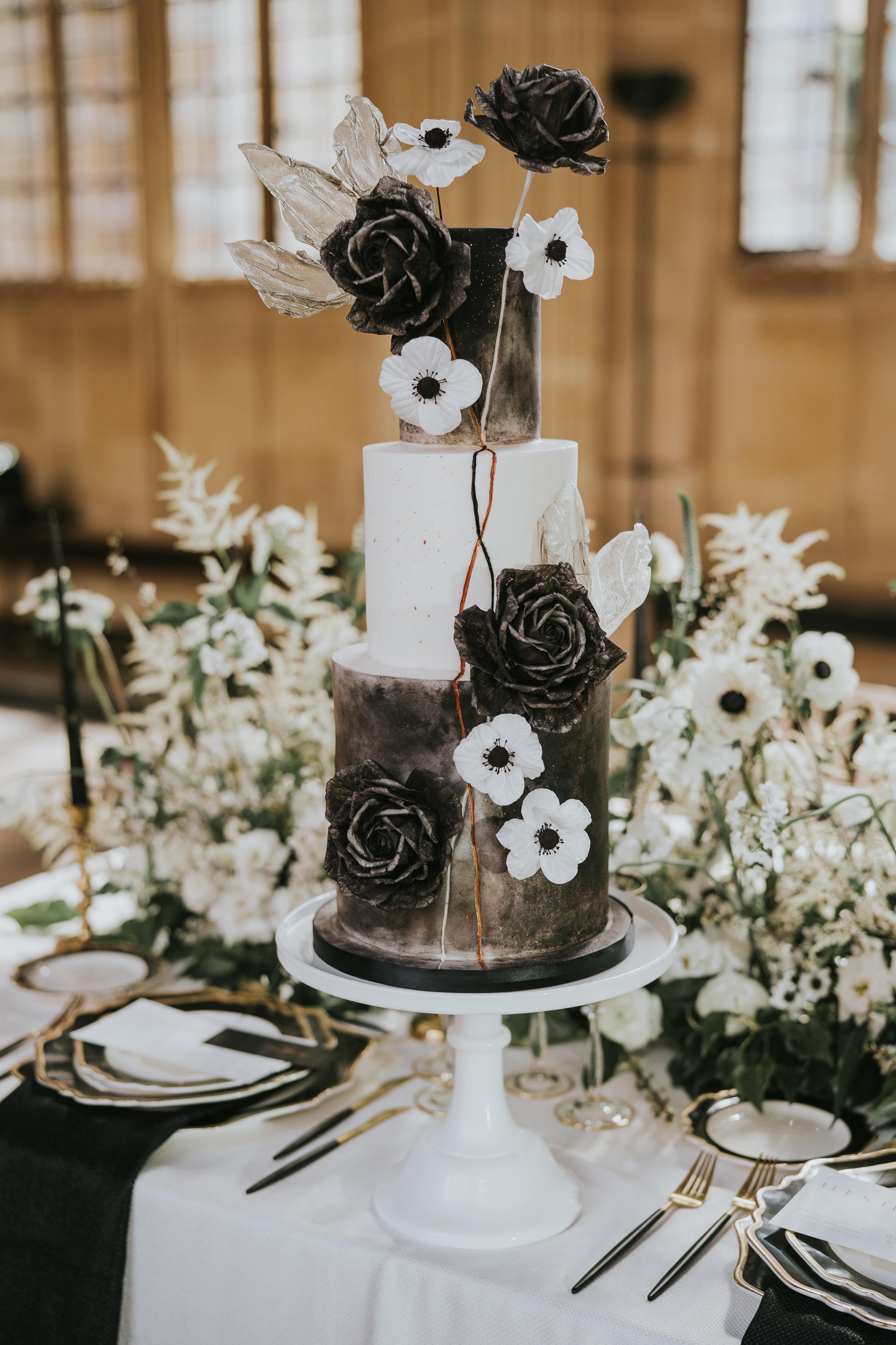 Contemporary black and white wedding cake