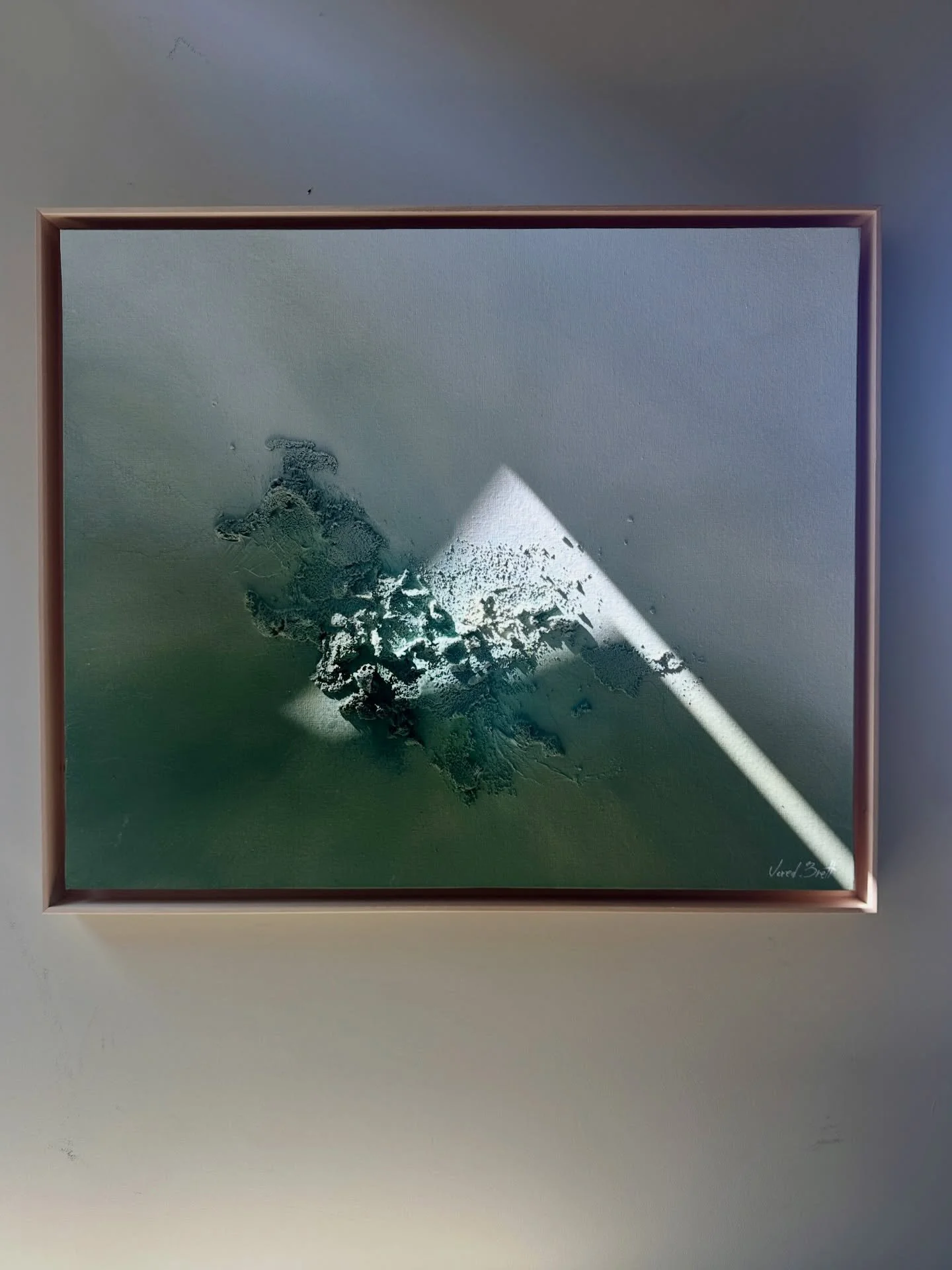 What do you feel when your thoughts start wandering to places you no longer belong to?

Places that remind you that you have grown, even if a part of you still lingers there out of habit&hellip;

There&rsquo;s a quiet tension in that space - between 