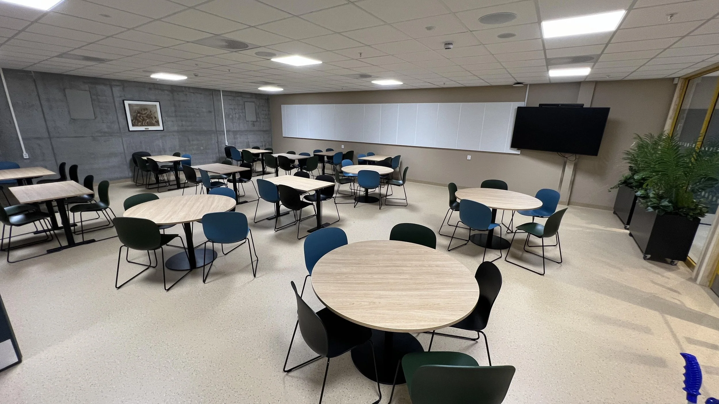 Gundersen & Co leverer imponerende gulvbelegg til Os Skole og Halden Arena.jpg