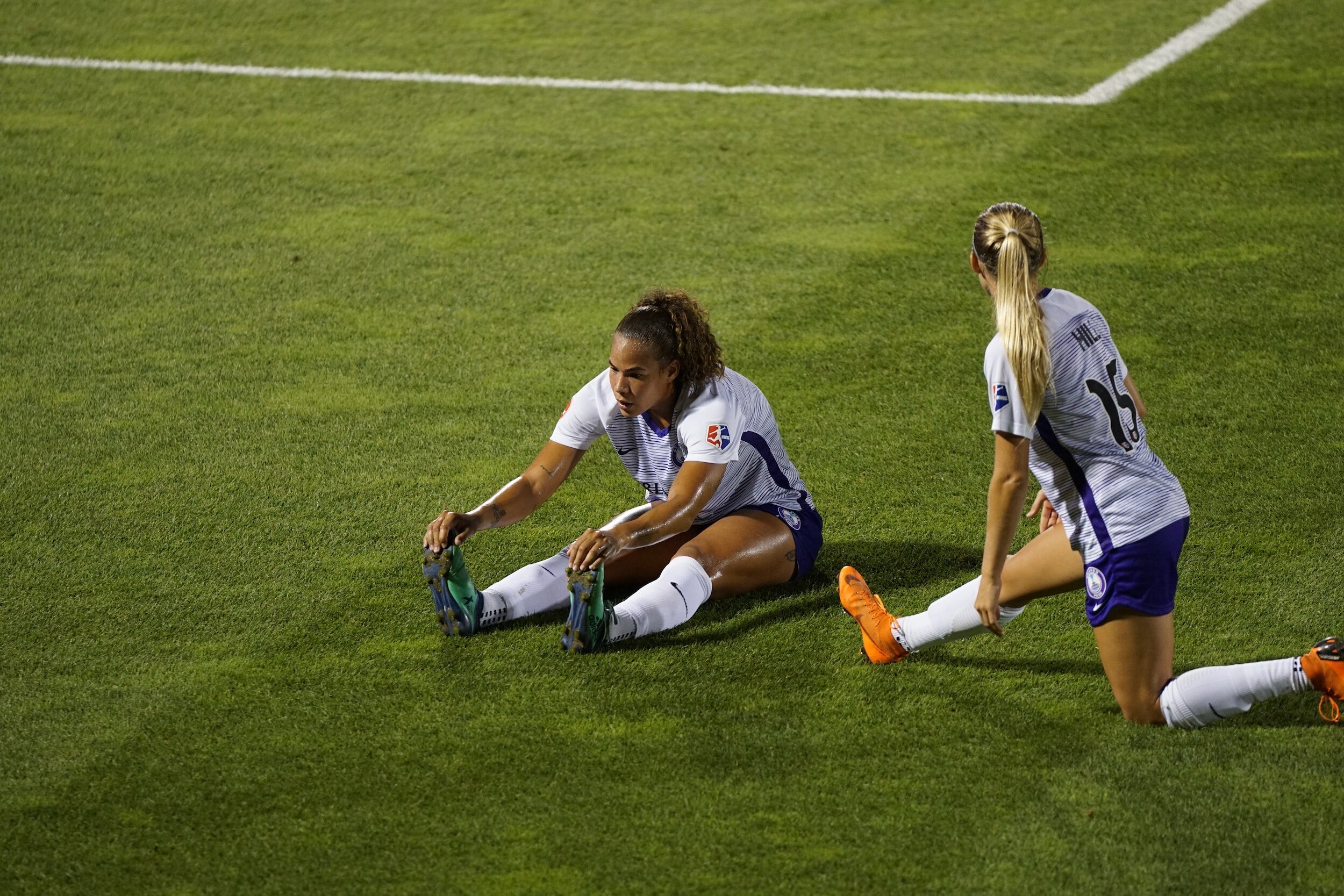 Why are Women more likely to tear their ACLs?