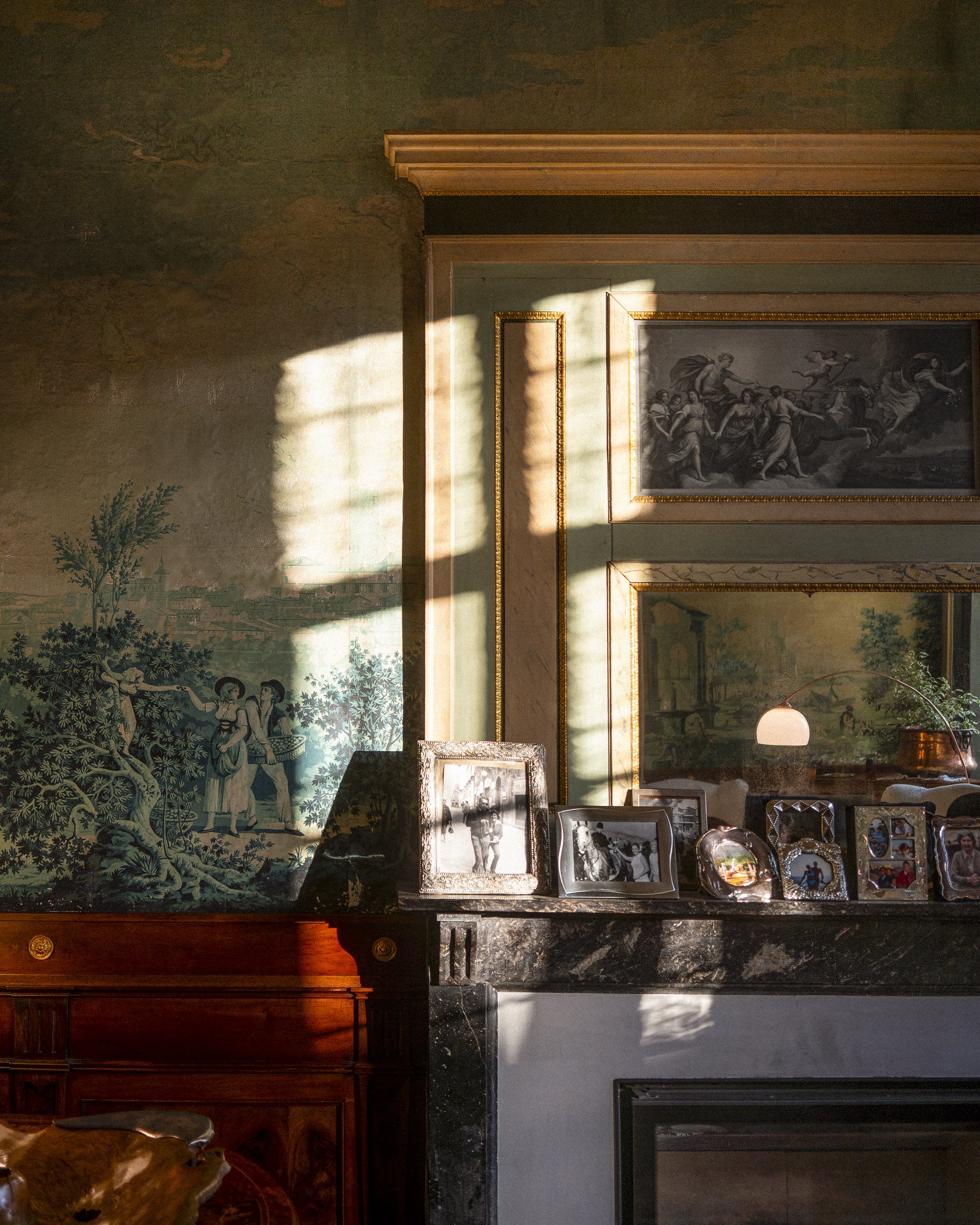 Casa Luigi Rusca a Cernusco Lombardone: interno omaggio di luce a Giovanni Chiaramonte