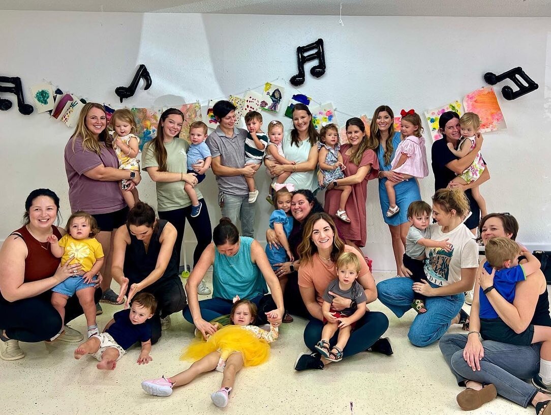 Yesterday&rsquo;s Mommy &amp; Me Social with Hello Studios was one for the books yall! 
💙💛💚🧡❤️

We had the room packed with moms and their little ones from all walks of life! We danced and sang and let our creative juices flow with the help of @h