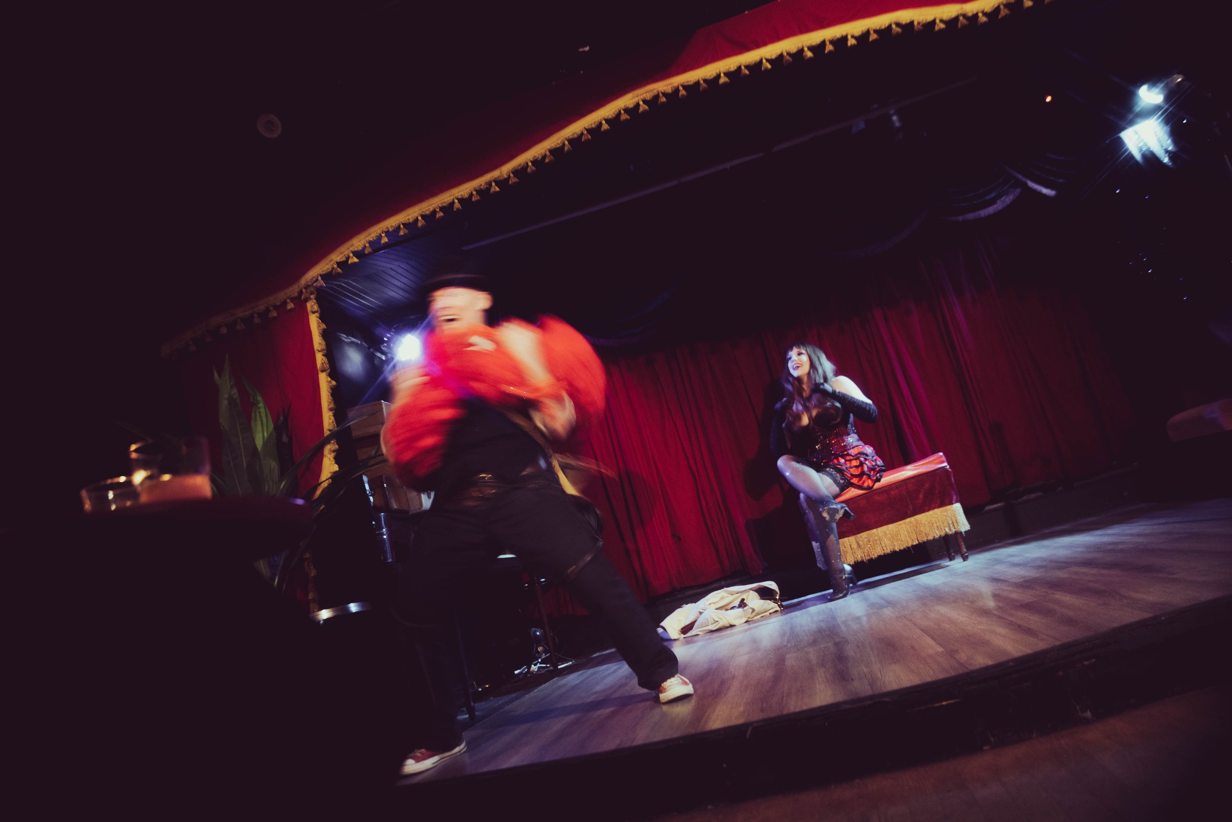 6_Wiggle_Room_vaudevile.jpg