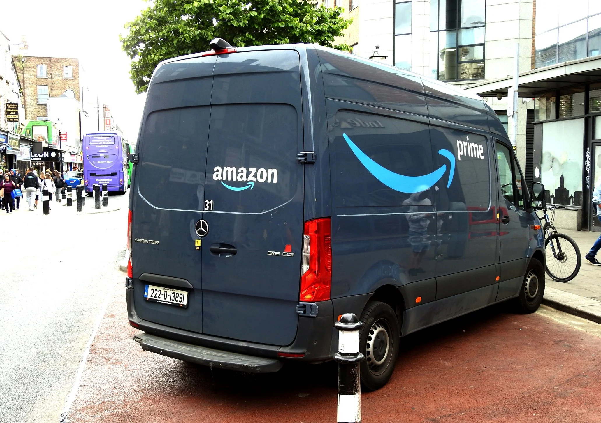 Amazon blocked millions of fake products, reviews using AI