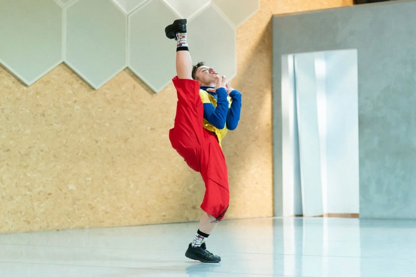Documentation of my last Crude Saturday performance🧢📒🎈

Photos by @arnaudbeelenphoto 
Video @tictacartcentre