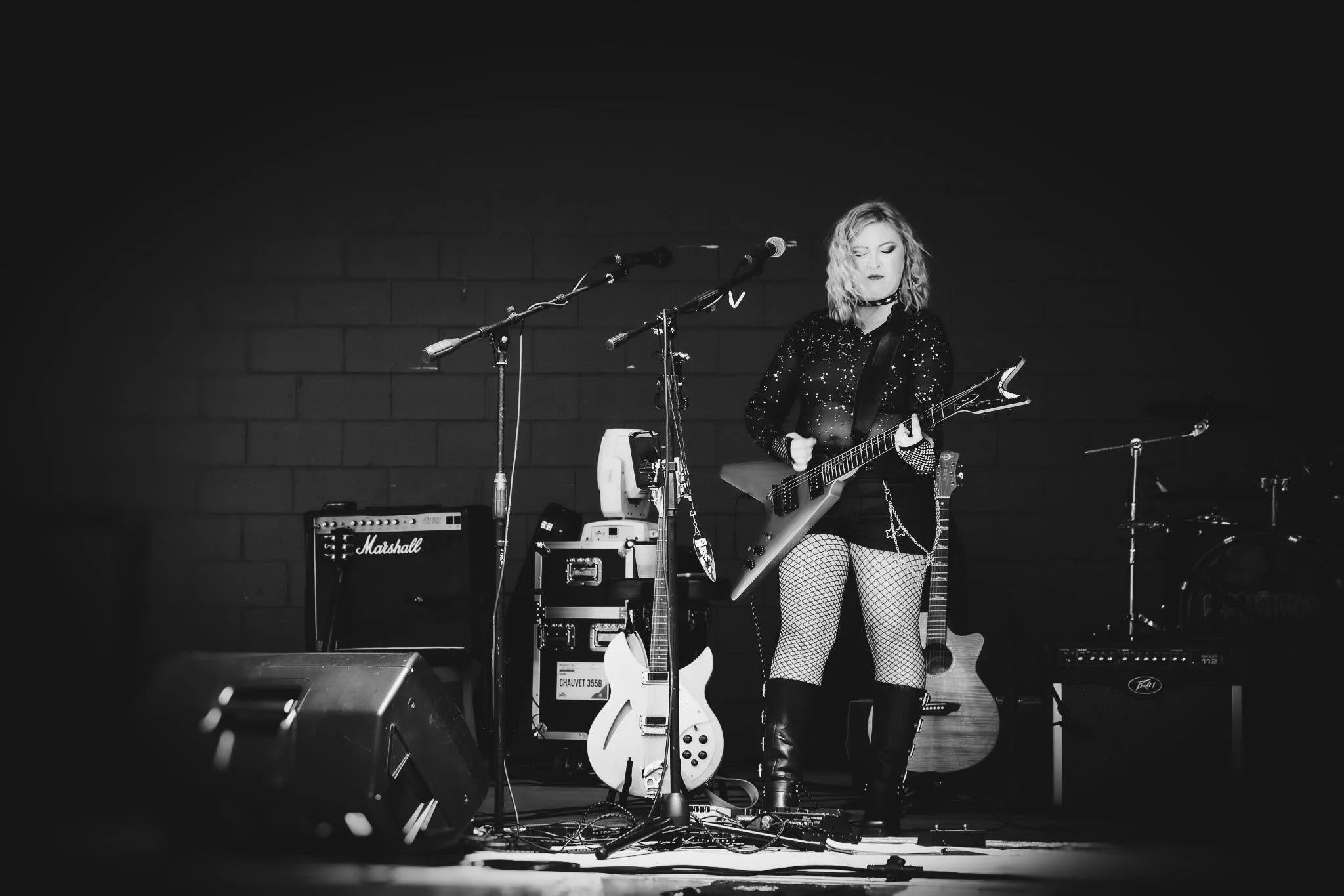 LIVE MUSIC: Lizz Faith