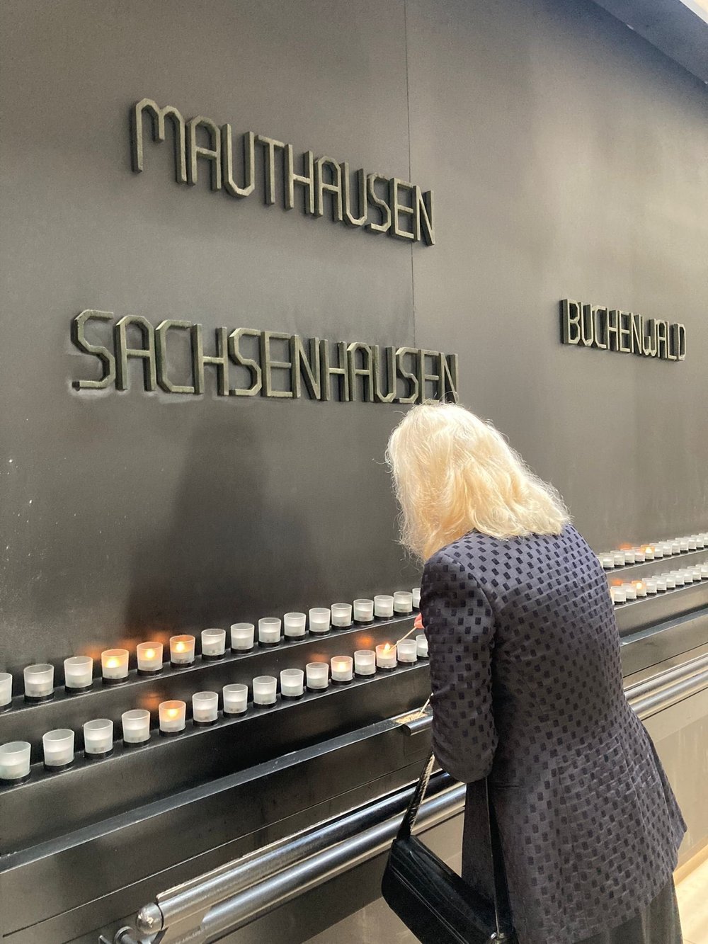 Ambassador Schneebauer at the USHMM official commemoration