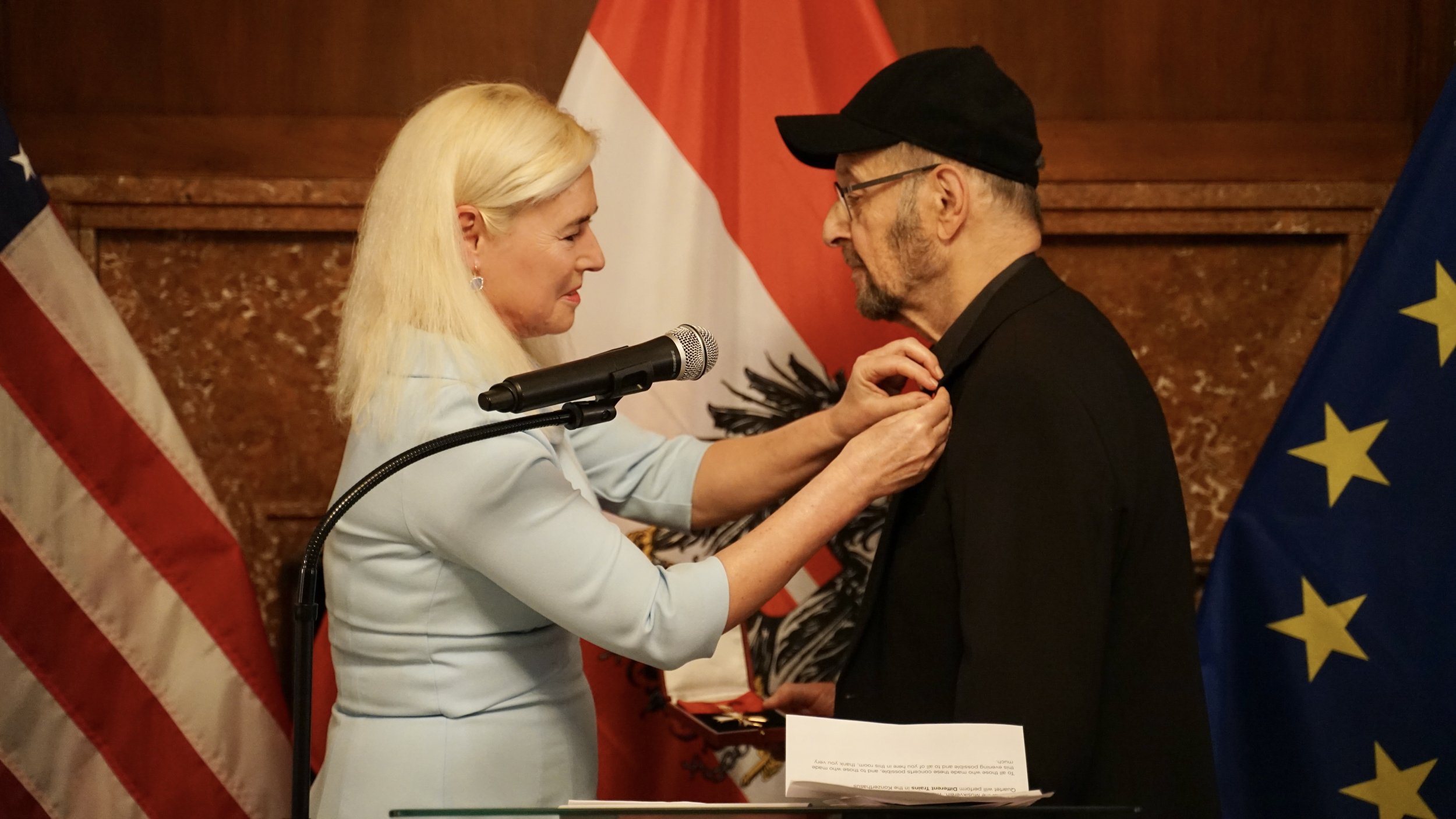 Steve Reich mit dem österreichischen Ehrenzeichen ausgezeichnet
