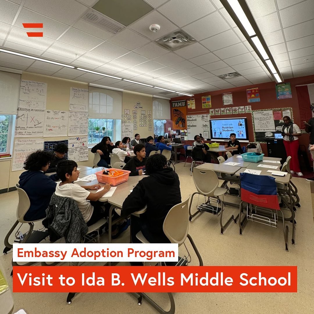 Back to school! 📚

We had so much fun at @idabwellsms middle school yesterday, engaging with 6th graders. The students wrote letters to kids in Austria and were curious about school life, sports and food in another country. They mastered some German