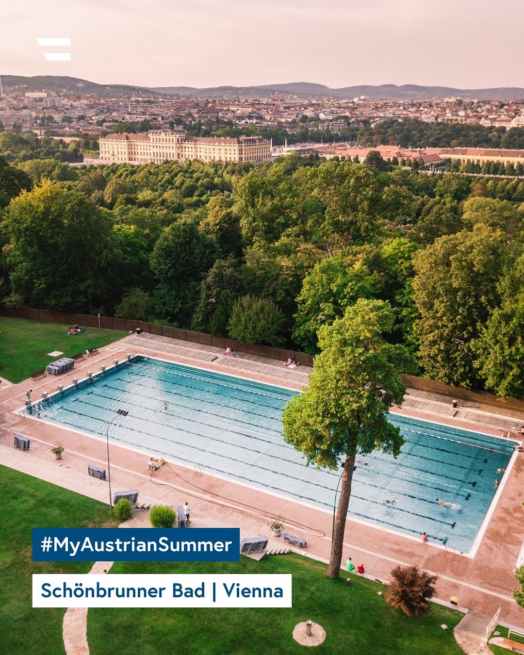 🌞 Melinas Sommer in Wien - Schönbrunner Bad
 
Unsere Kollegin Melina von @acfny nimmt Sie heute für unsere neue Sommerserie mit in das Schönbrunner Bad in Wien!
 
Ein verstecktes Juwel, umgeben von Geschichte und Grün, wo ich die Sonne