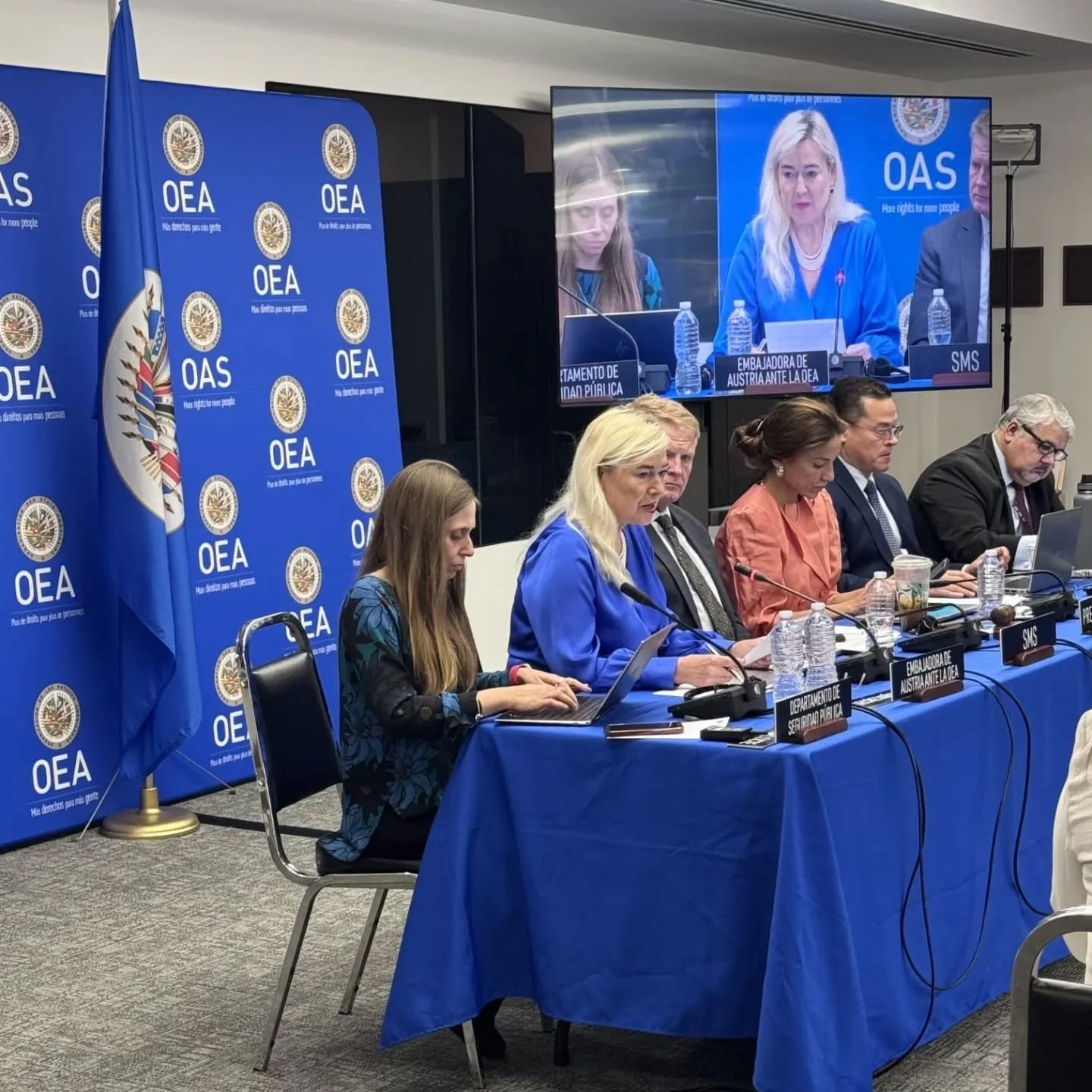 When it comes to the fight against human trafficking, international cooperation is key. Yesterday Ambassador Petra Schneebauer shared 🇦🇹&rsquo;s best practices at the OAS Committee on Hemispheric Security, reaffirming Austria's commitment to combat