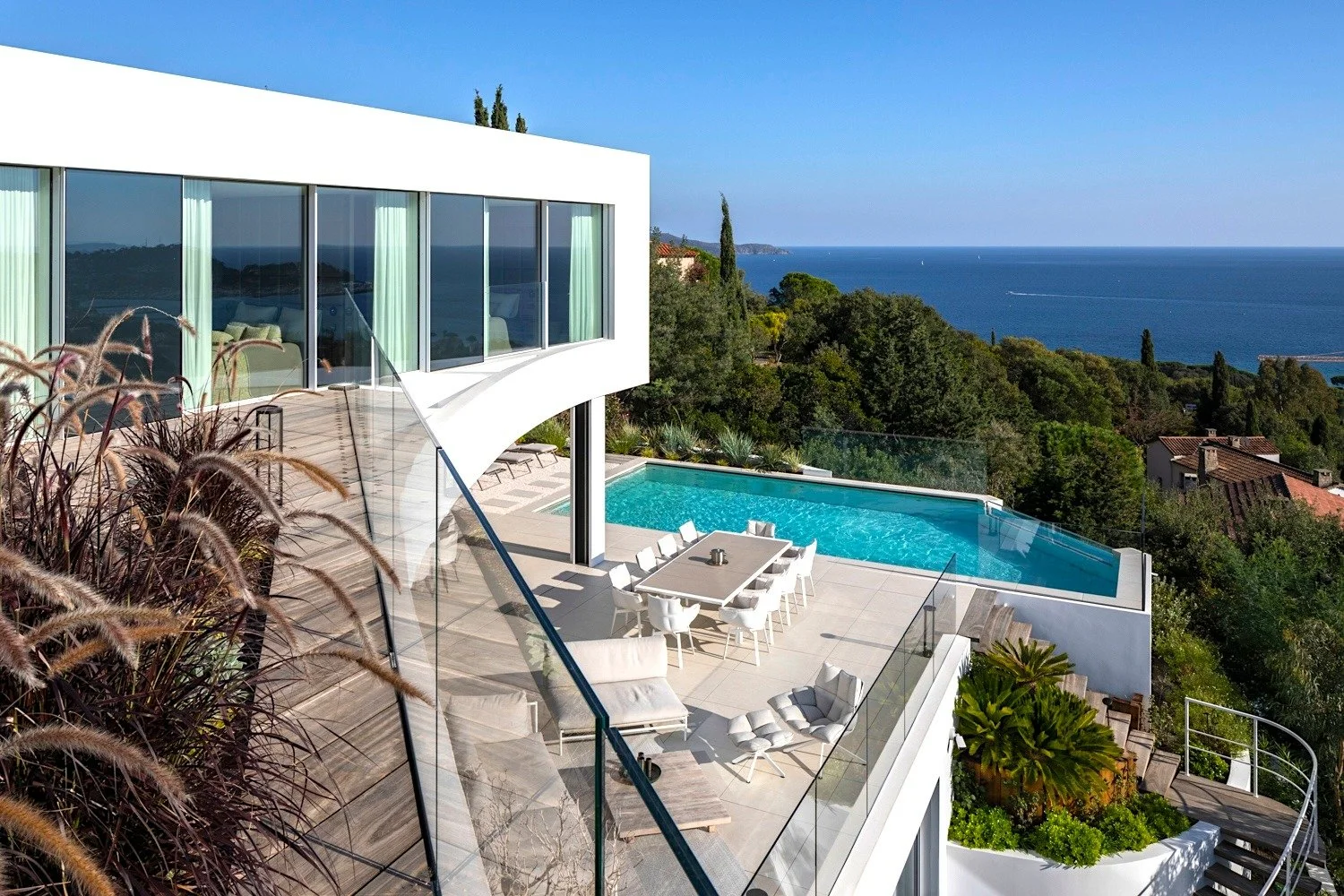 🇫🇷 Trending Partner Article - Variance Group: Four Experts with One Vision For Living on the C&ocirc;te d&rsquo;Azur 

Read more online at our digital magazine:
https://www.clubvivanova.com/news-highlights/variance-group-four-experts-with-one-visio