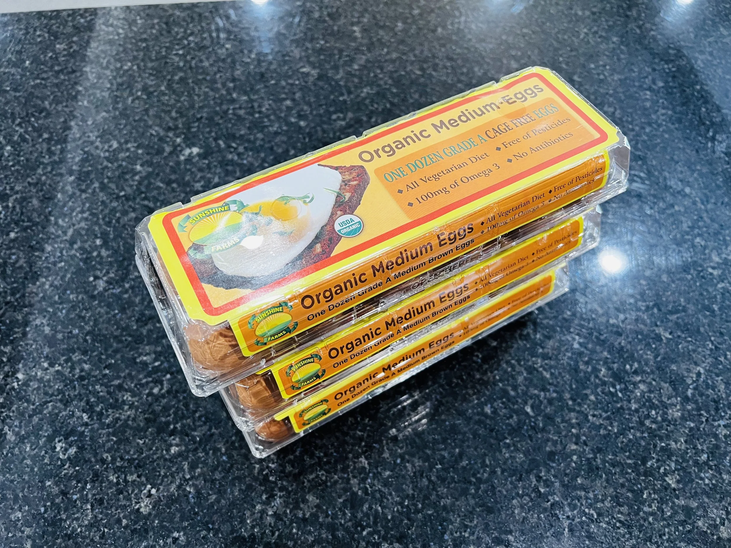 Organic Medium Eggs .jpeg