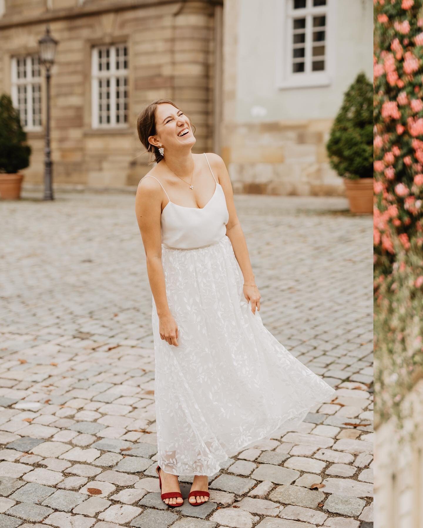 Oh happy day ❤️
Diese wundersch&ouml;ne Hochzeit durfte ich in Esslingen begleiten. Die Altstadt mit den kleinen Gassen &amp; den schnuckligen Fachwerkh&auml;usern ist da so malerisch, dass man sich als Fotografin kaum entscheiden kann wo man anf&aum