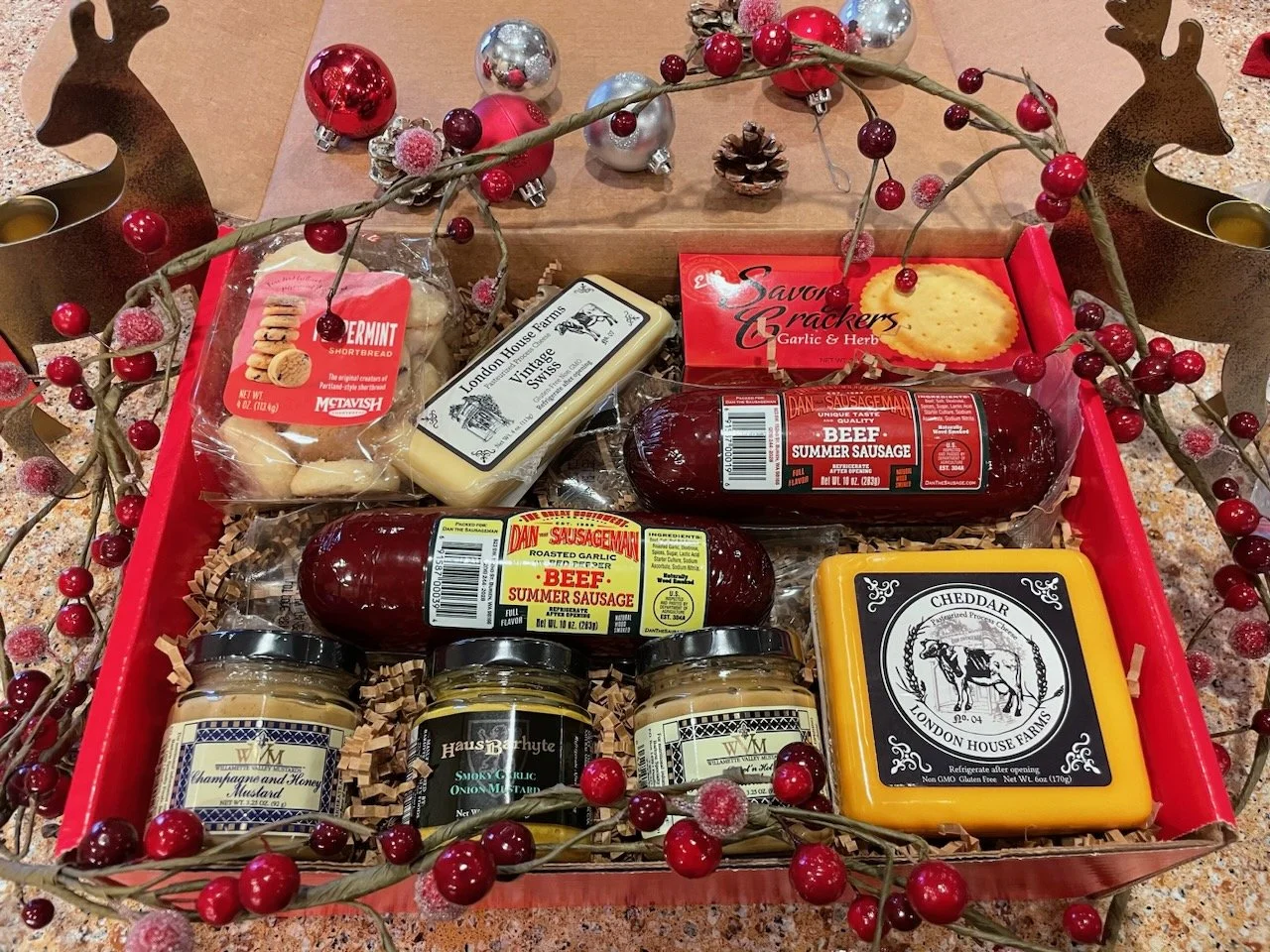 Deluxe Snackin Box.jpg