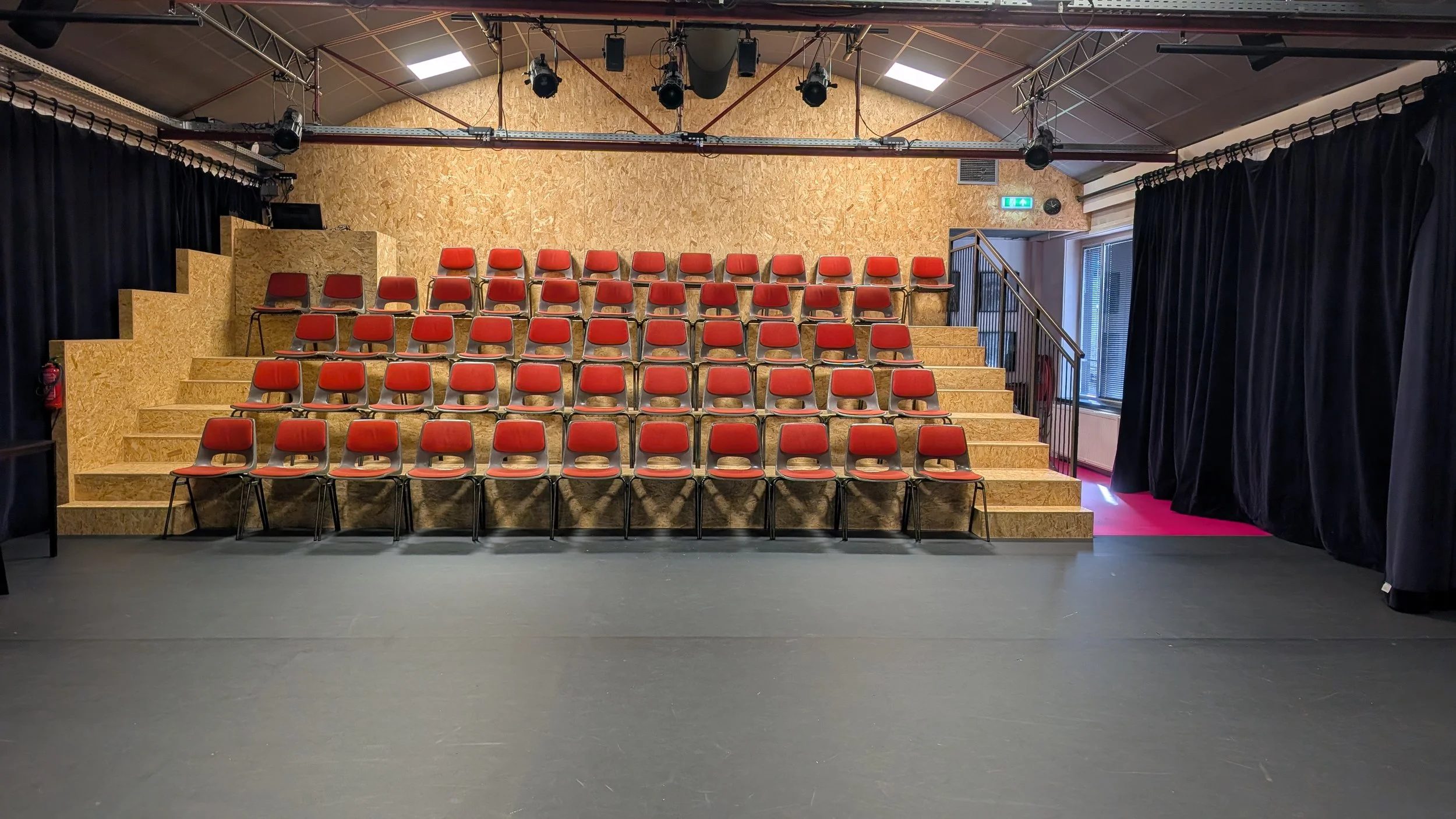 Theaterzaal De Ruimte_20260319_125920120.MP.jpg