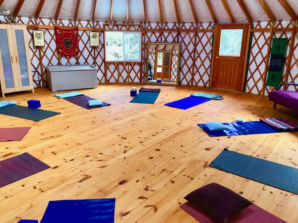 3-The-Yurt-inside-web-1.jpg