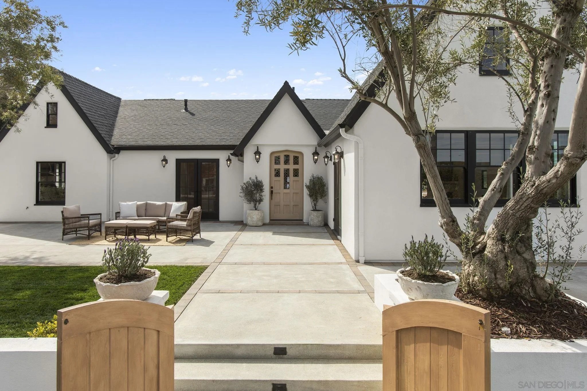 7784 Hillside Drive, La Jolla / San Diego, CA 92037