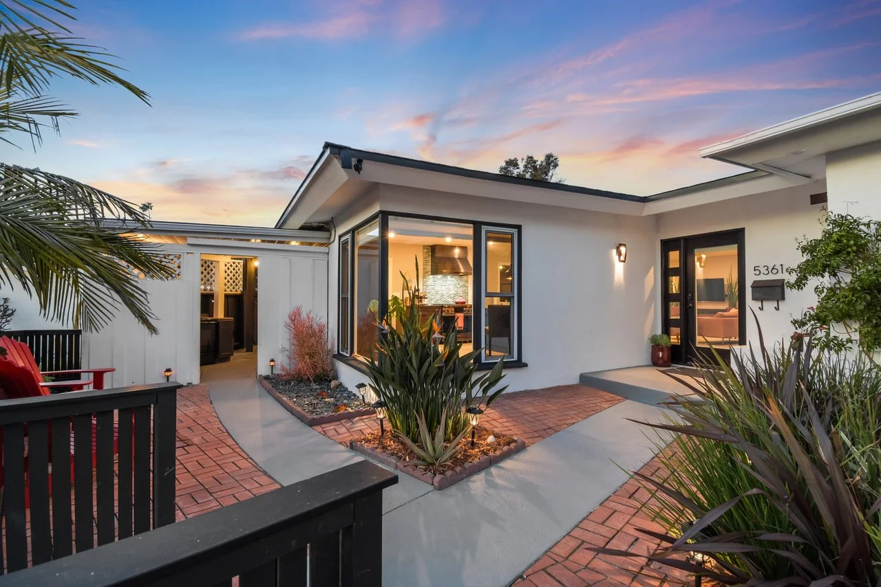 5361 Van Nuys Court exterior