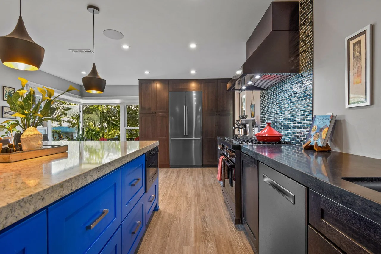 5361 Van Nuys Court interior