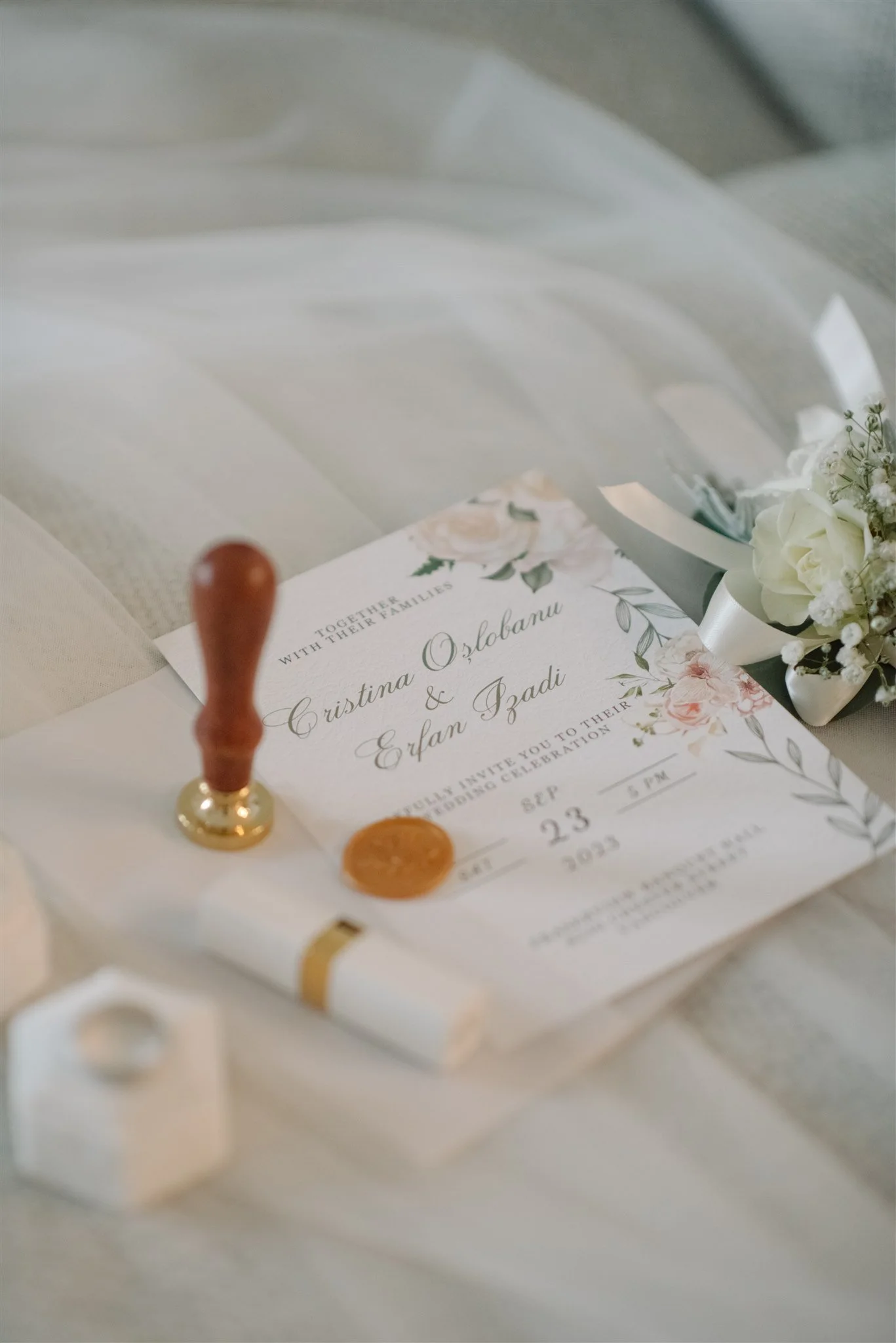bride's getting ready details and accessories.