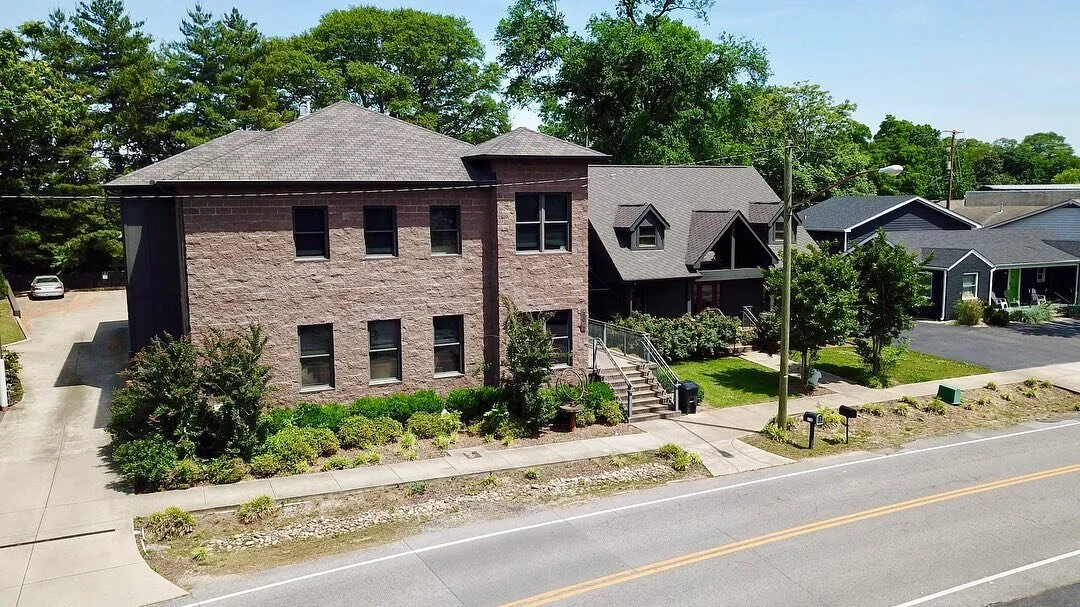 ‼️UNDER CONTRACT‼️

This music studio in Berry Hill was a fun and unique opportunity that I, along with my clients, are so excited about. Can&rsquo;t wait to get to the closing table! 

#nashvillerealtor #realestate #nashville #berryhill #realtor #ha
