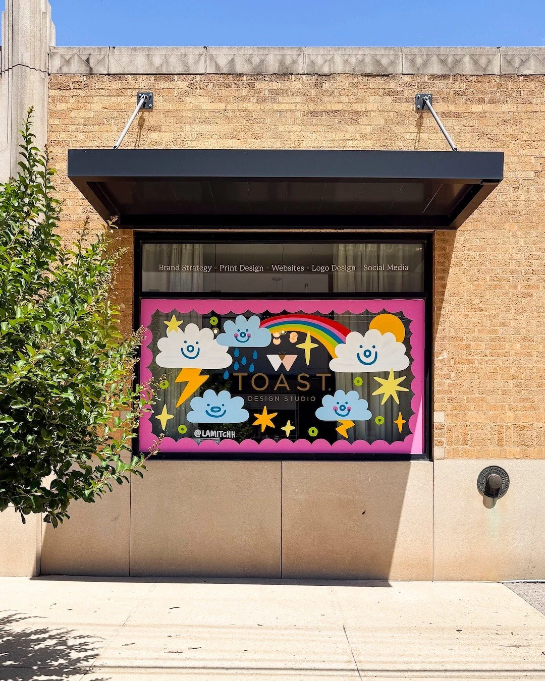 Only @lamitchh could take a prompt like "storms x thunderbolts x pride x summer" and come up with something as fun as our latest window mural! 🌩️🌈 Just a couple of weeks until the next one is up (and we may have given Lauren our most unhi