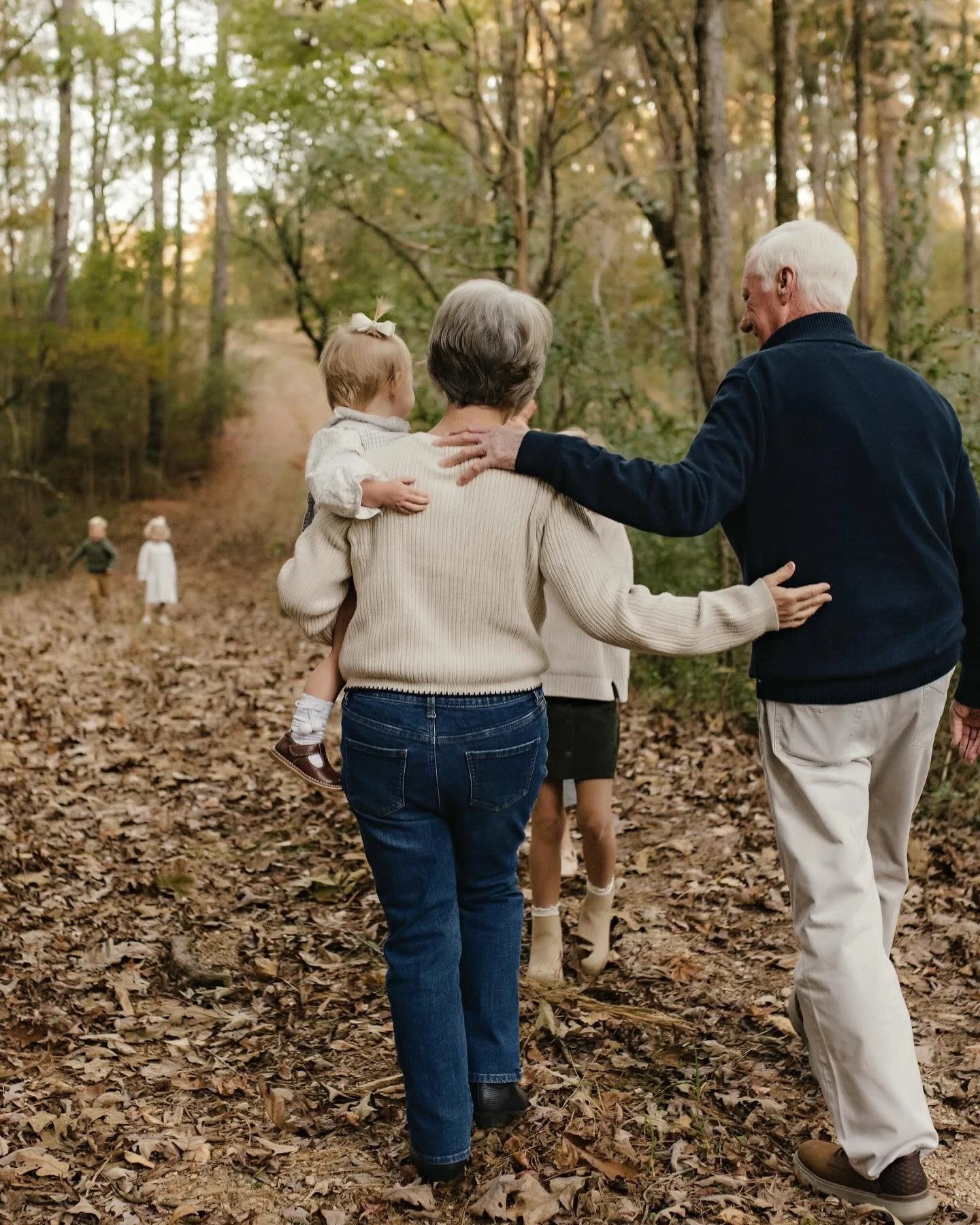 What a wonderful thing it is to know the Fraser family! I loved getting to spend the afternoon with the Fraser families and the Price family this fall.