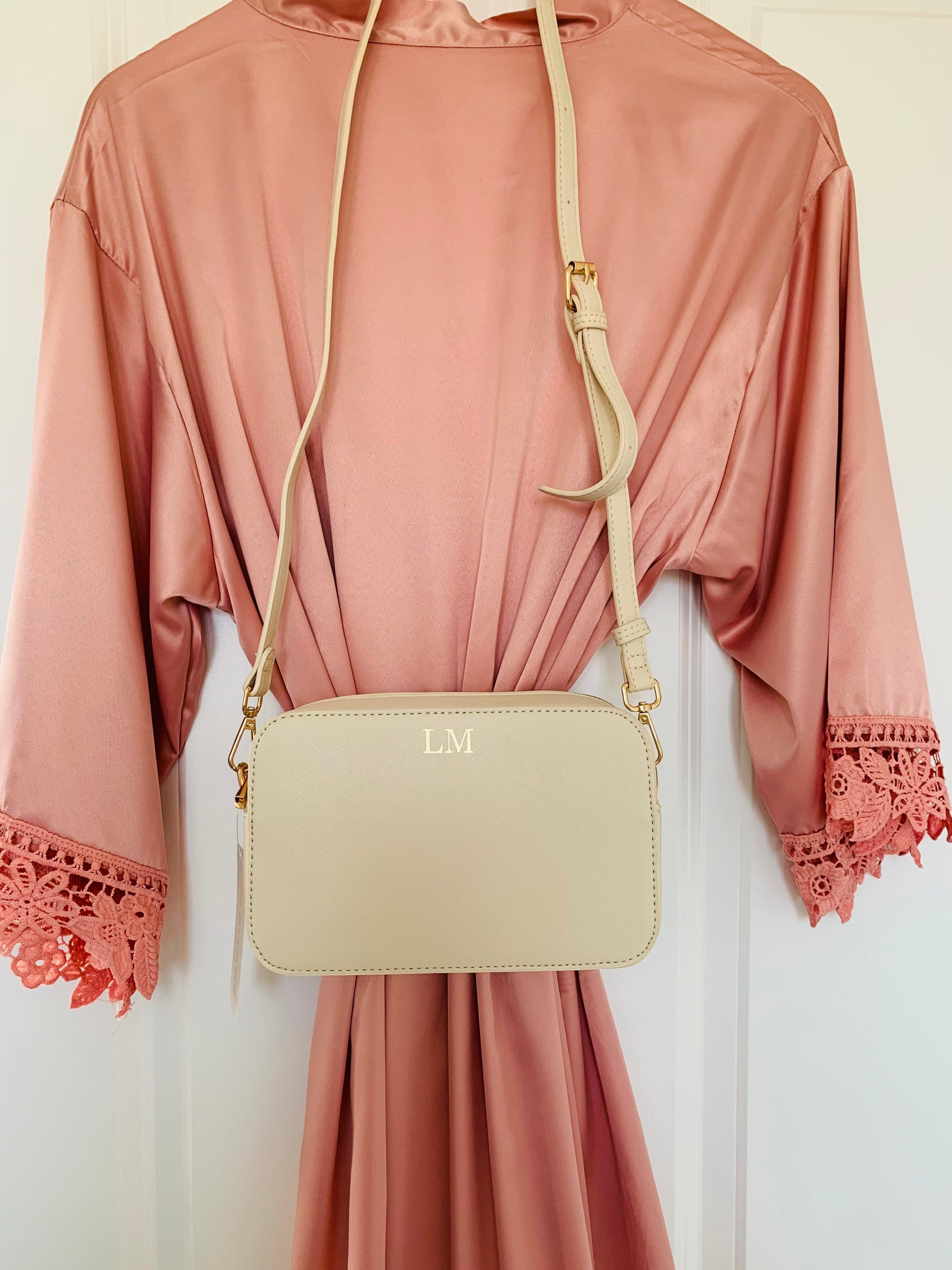 https://i.etsystatic.com/23828420/r/il/42ae70/4021693664/il_fullxfull.4021693664_cgyl.jpg