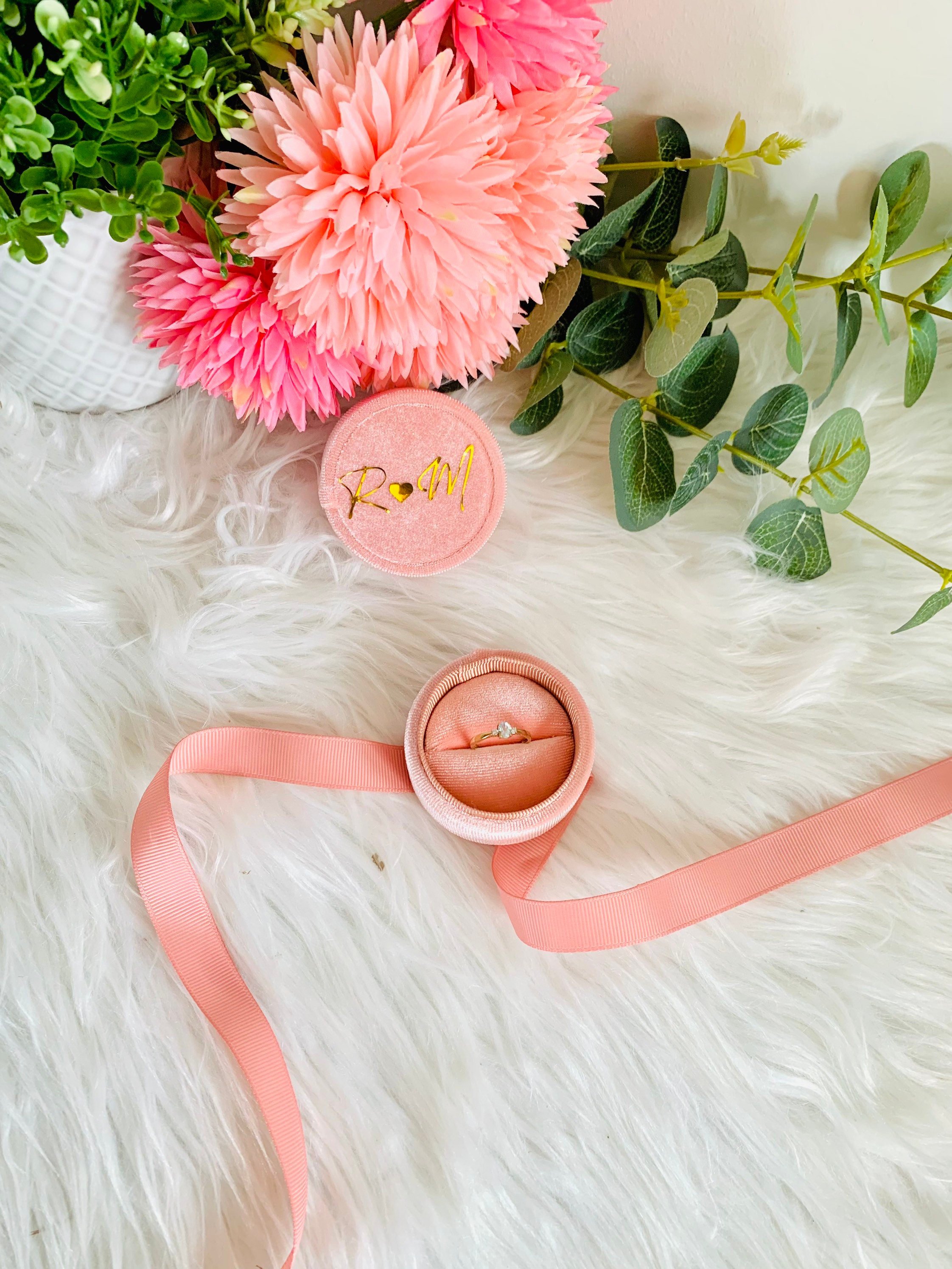 https://i.etsystatic.com/23828420/r/il/3b7752/3985242594/il_fullxfull.3985242594_nhsb.jpg