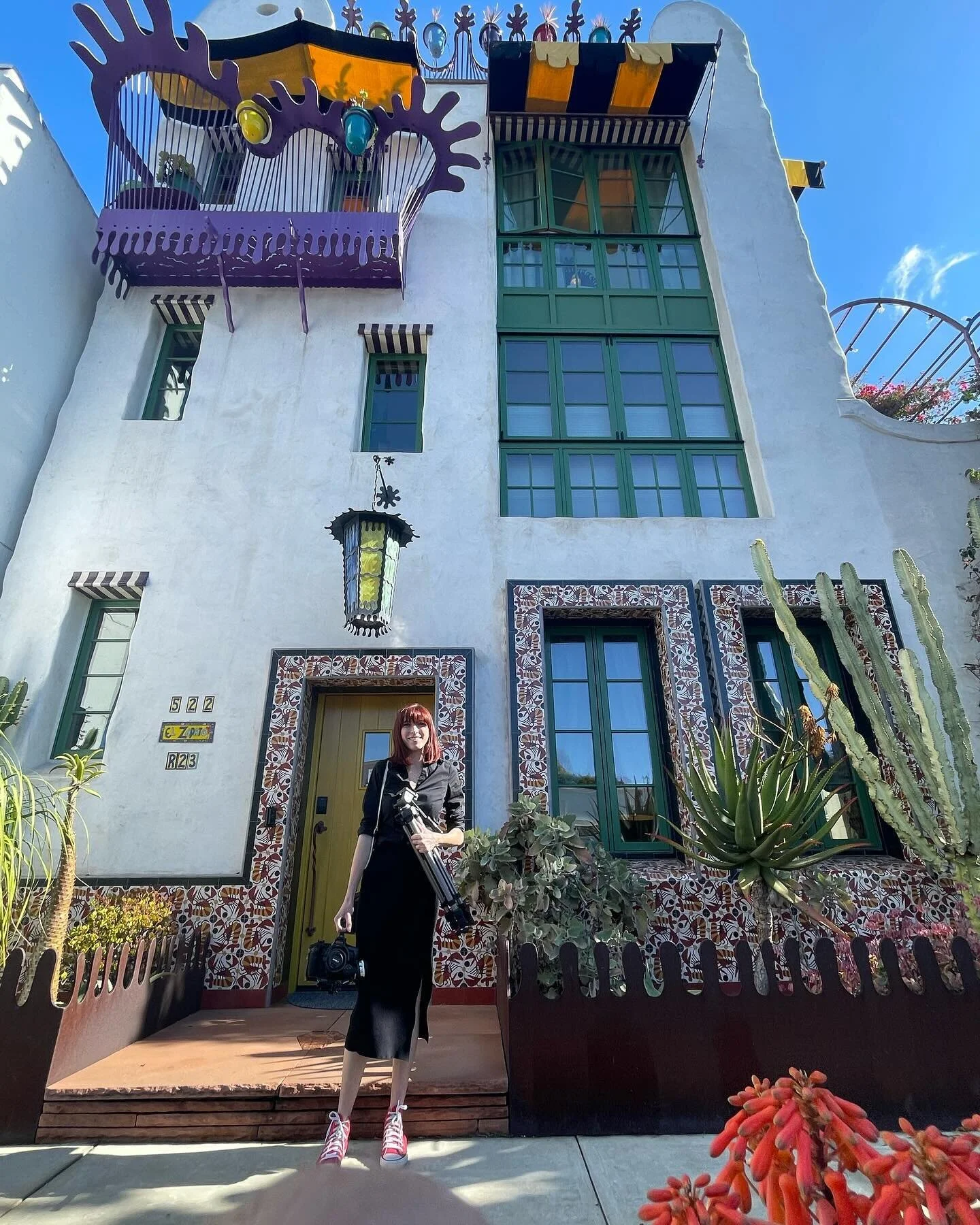 A visitor with red shoes!!!!