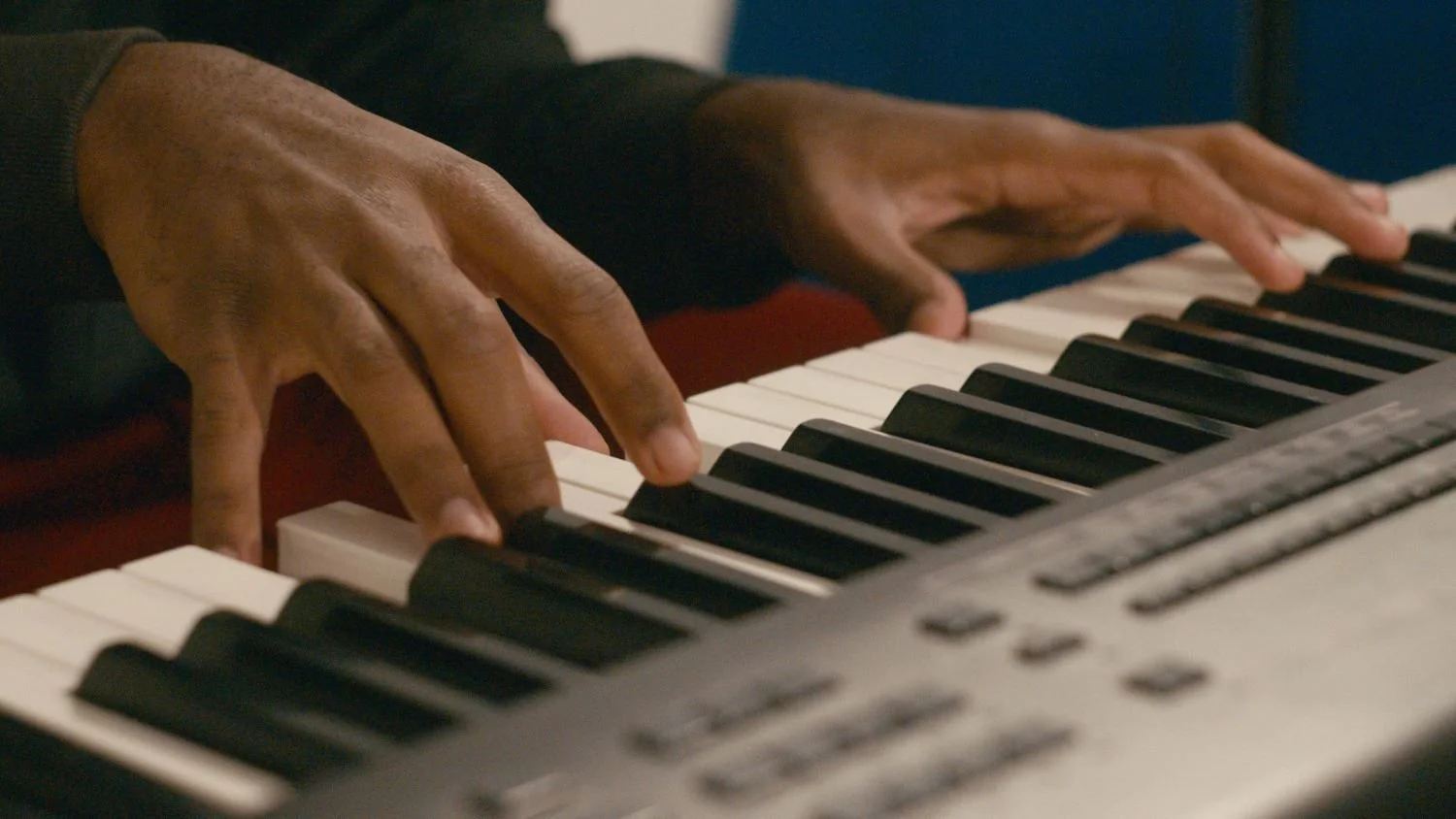 Worship Piano Transitions: How to Flow Smoothly Between Songs
