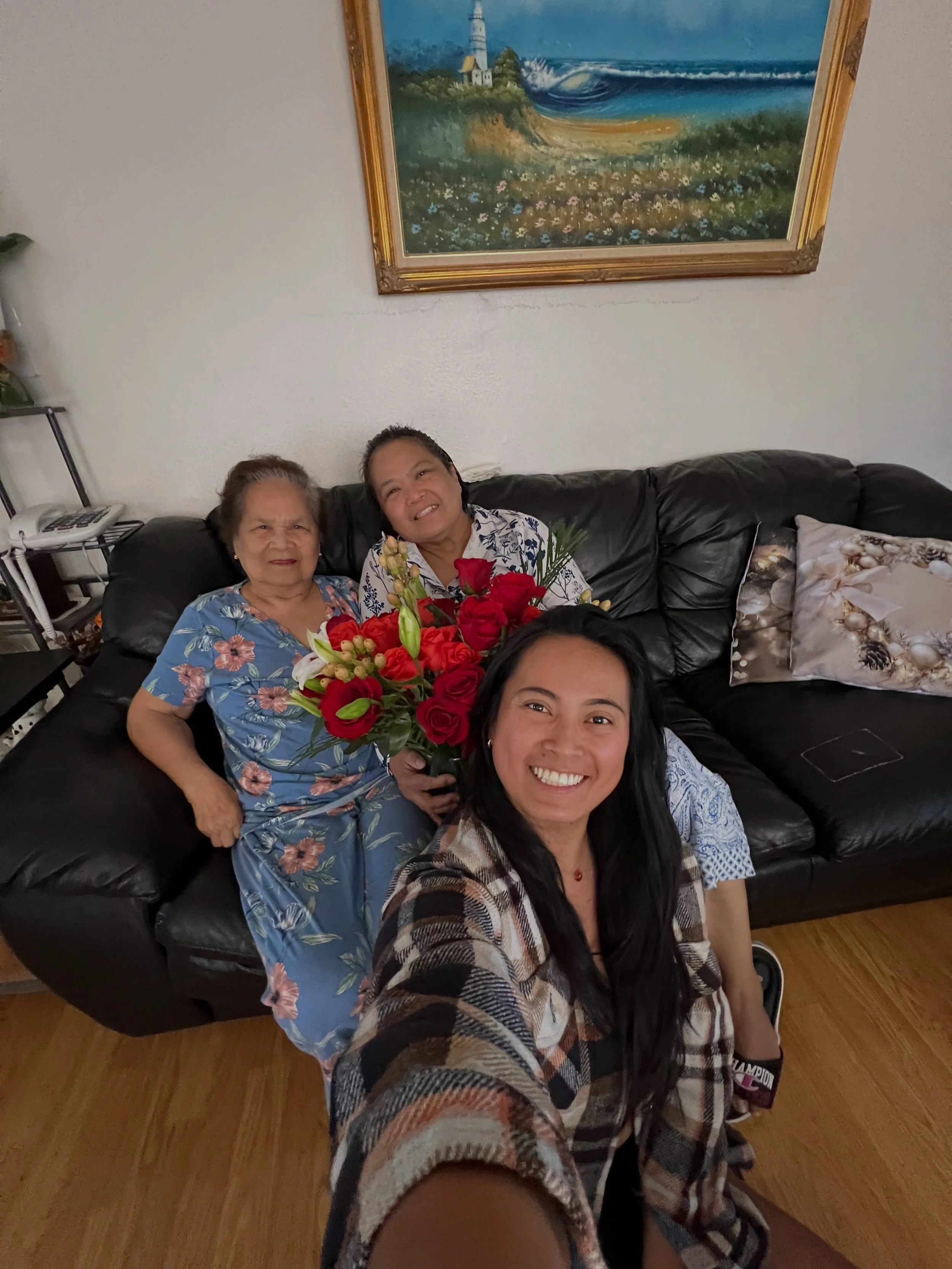 IG vs REALITY ➡️🤣❤️ 
&ldquo;Move that so I can take a photo&rdquo; - Mom
Haha Love you! 😝