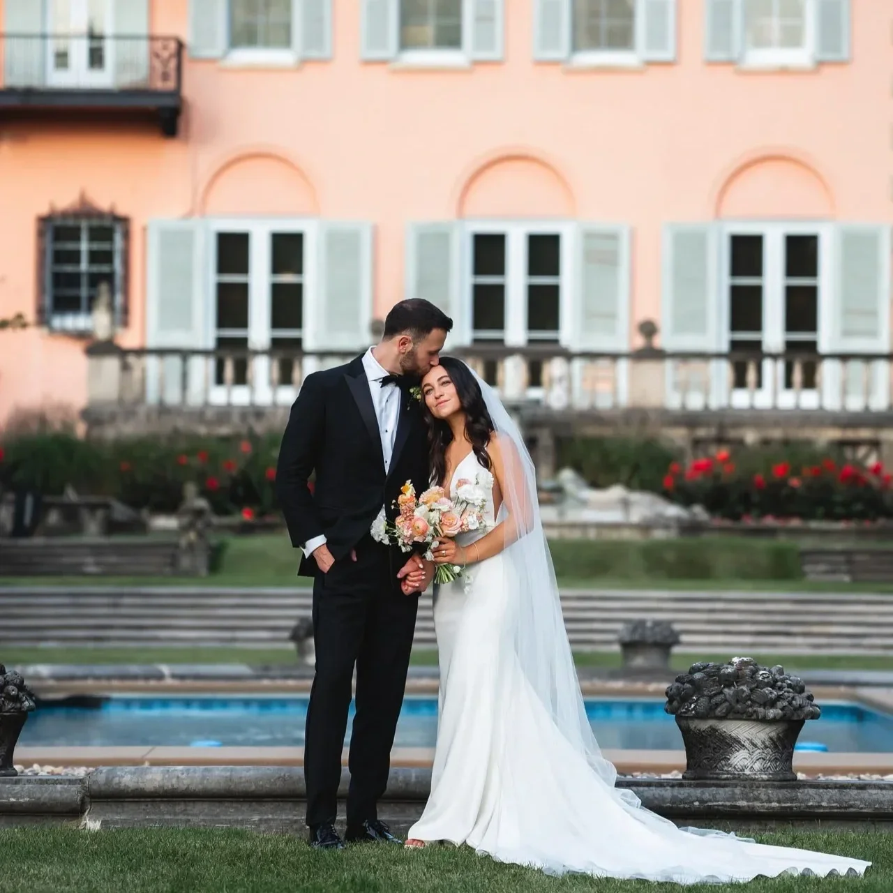 7 Chicago and Suburban Illinois Wedding Venues that are similar to Cuneo Mansion during Loyola Transferring Ownership and Closing/Cancelling Weddings