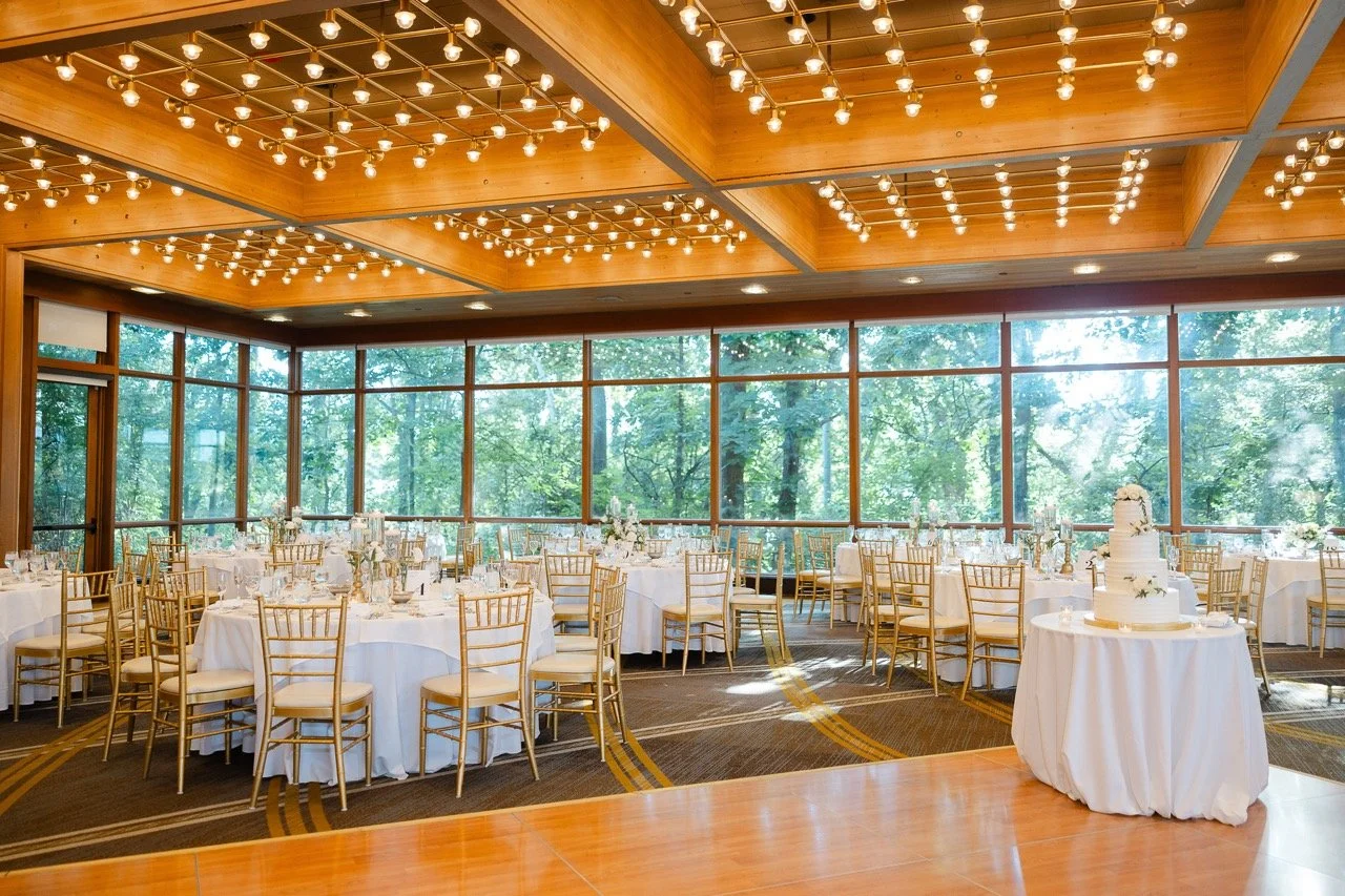 Hyatt Lodge in Oak Brook Wedding | Venue Spotlight and Classic Wedding Feature: Anna and Mike