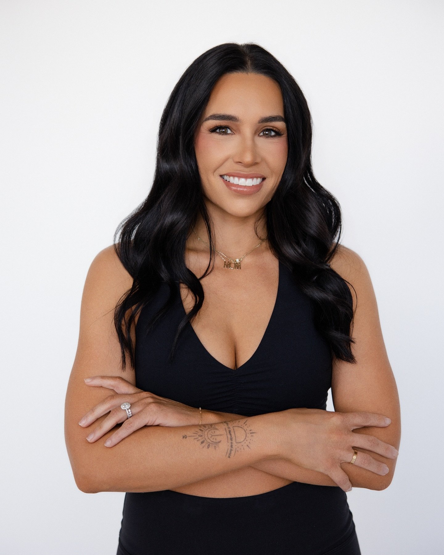 Some branding images for @bri.glennon ✨ 

Glam by @rpartistrykc 

&bull;
&bull;

#brandingphotography #kcportraitphotographer #motivatedvisuals #studioportraits