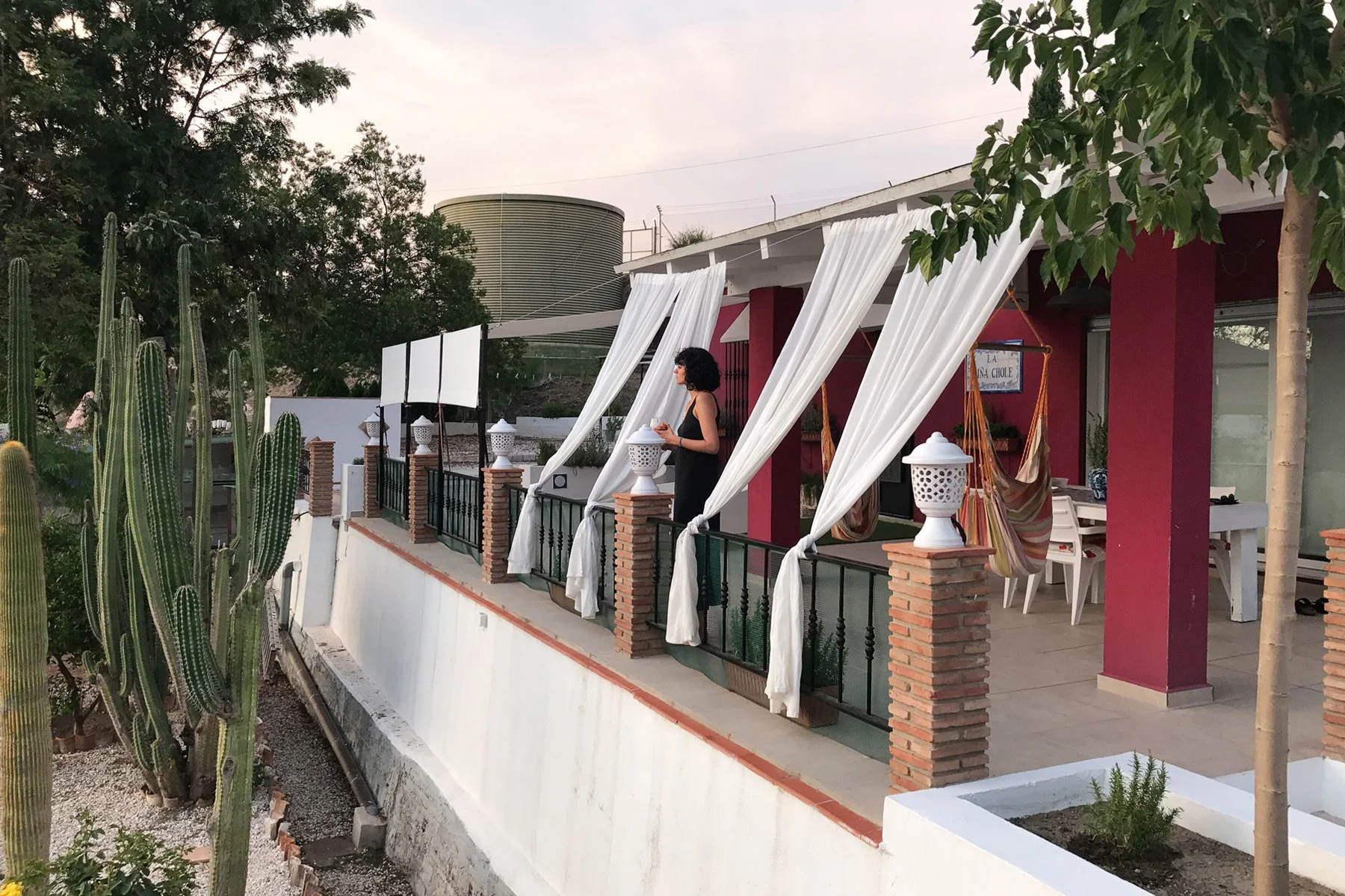 Pronounced “Whun-E-Whun”