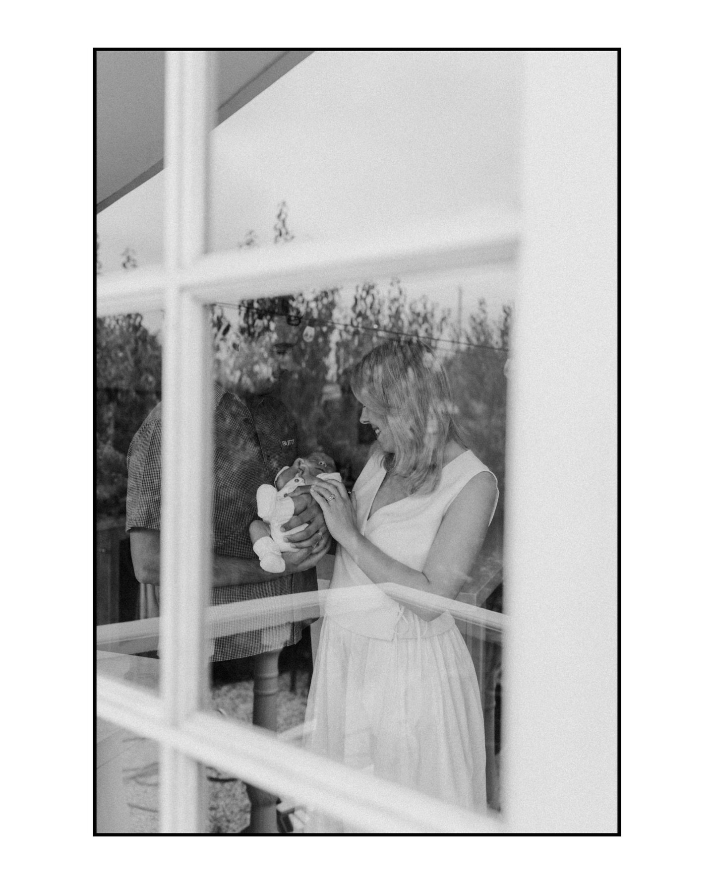 Welcoming their newest little love at home, with the fur baby never too far away.
Slow backyard hangs, cosy moments, and little snippets of everyday life unfolding throughout their home.

Newborn sessions are relaxed and easygoing, all about capturin