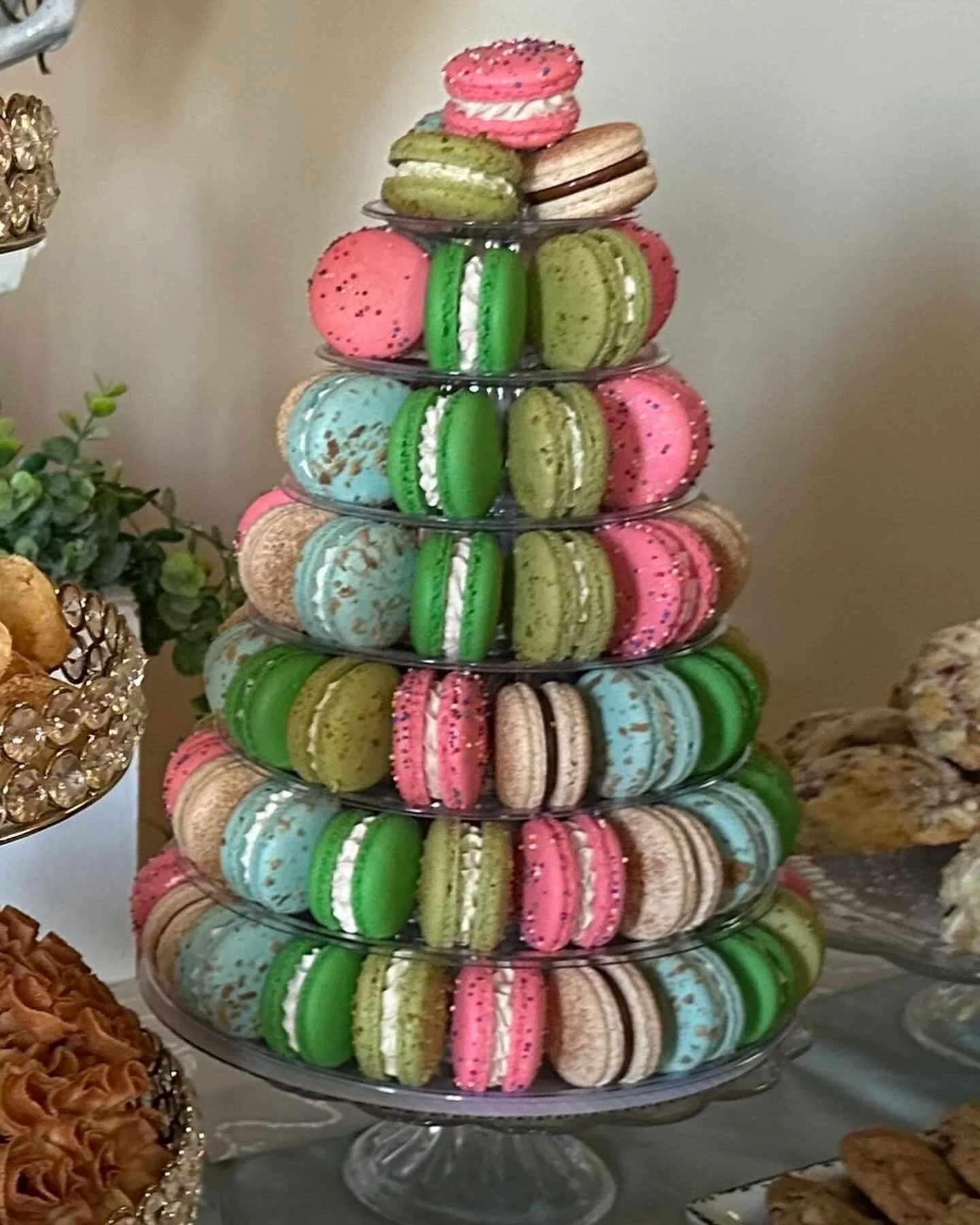 We are continuing celebrating our three years anniversary today we have a special come see Aba Macarons as we say goodbye to summer See you soon.
