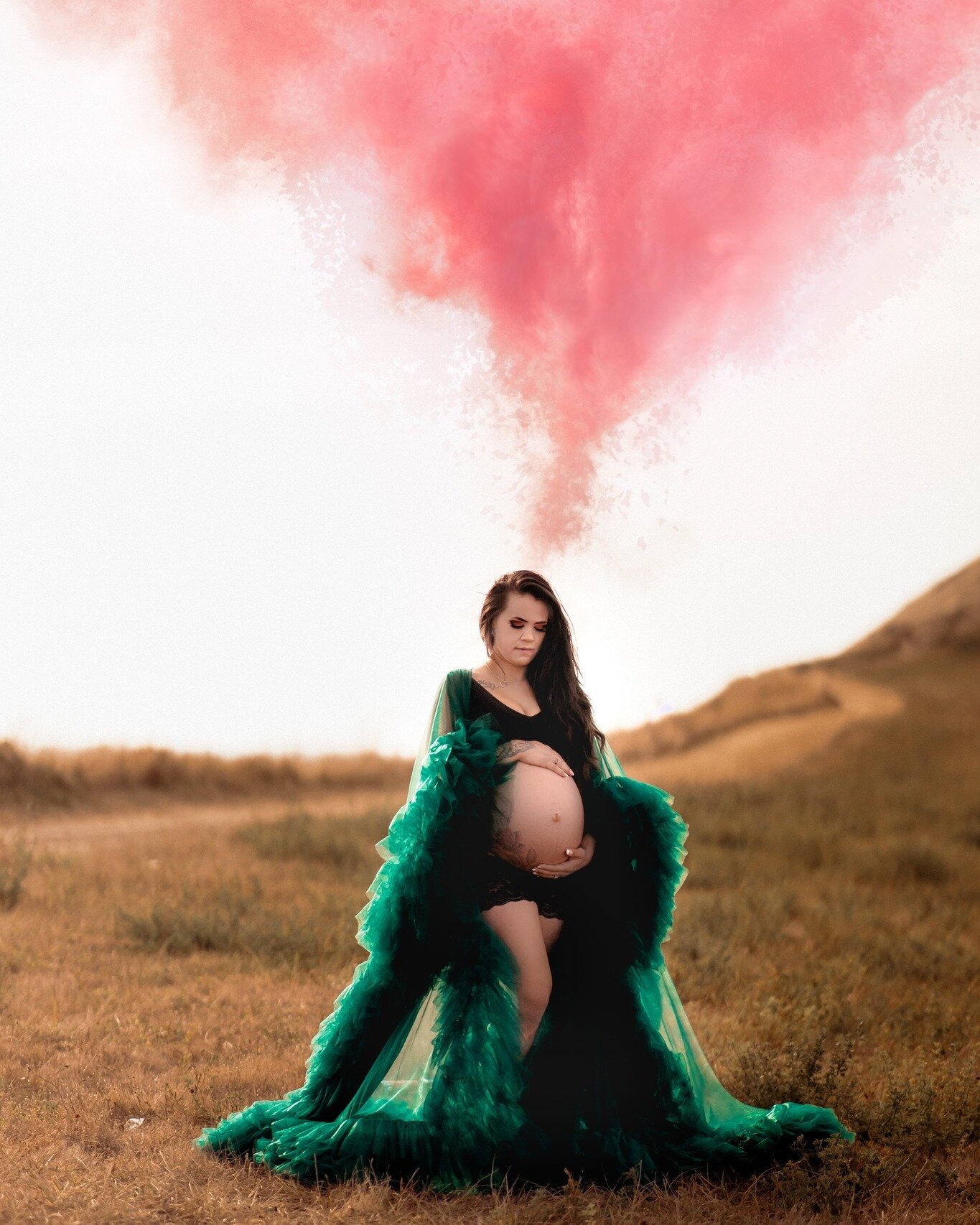 Hello everyone!!!!

I have some exciting news!!! 

I've recently added a new session package to what I offer!! 

MATERNITY MINI SESSIONS! 📸🤰❤️

The package will include a 30 minute session,
1 outfit, 1 location of your choice ( in studio, or wherev