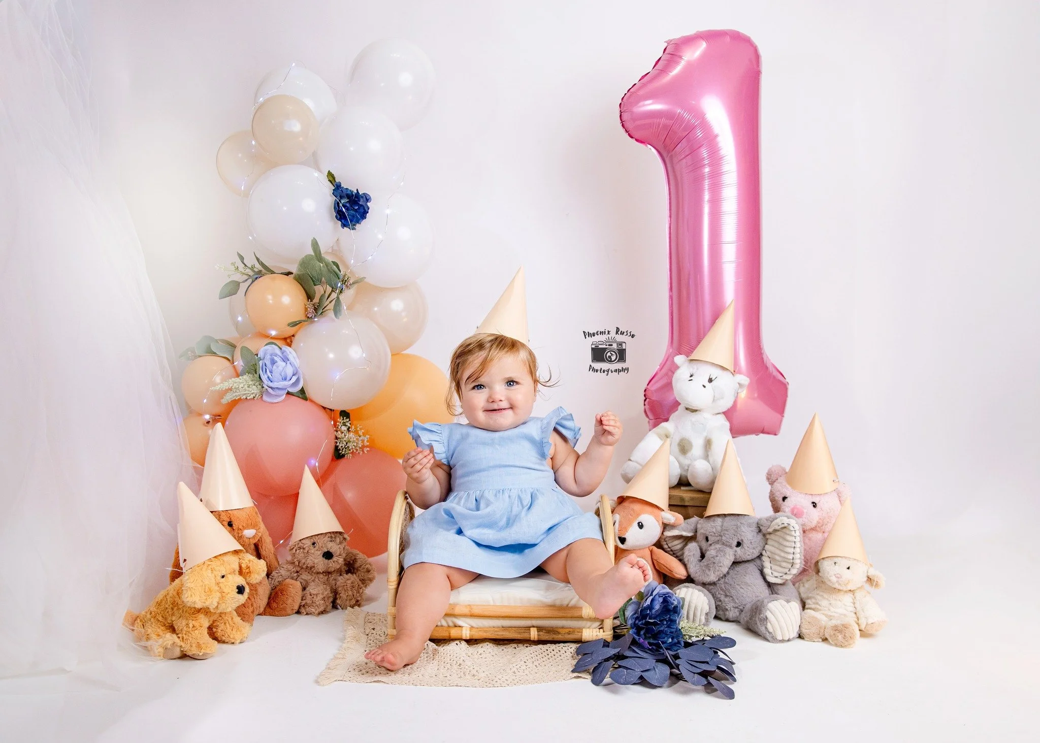 ✨ This little sunshine aced her Smash &amp; Splash like a pro; giggles, frosting, and all. 

It feels like just yesterday we were swaddling her tiny toes for her newborn session. Time has a way of slipping quietly through our fingers&hellip; but thes