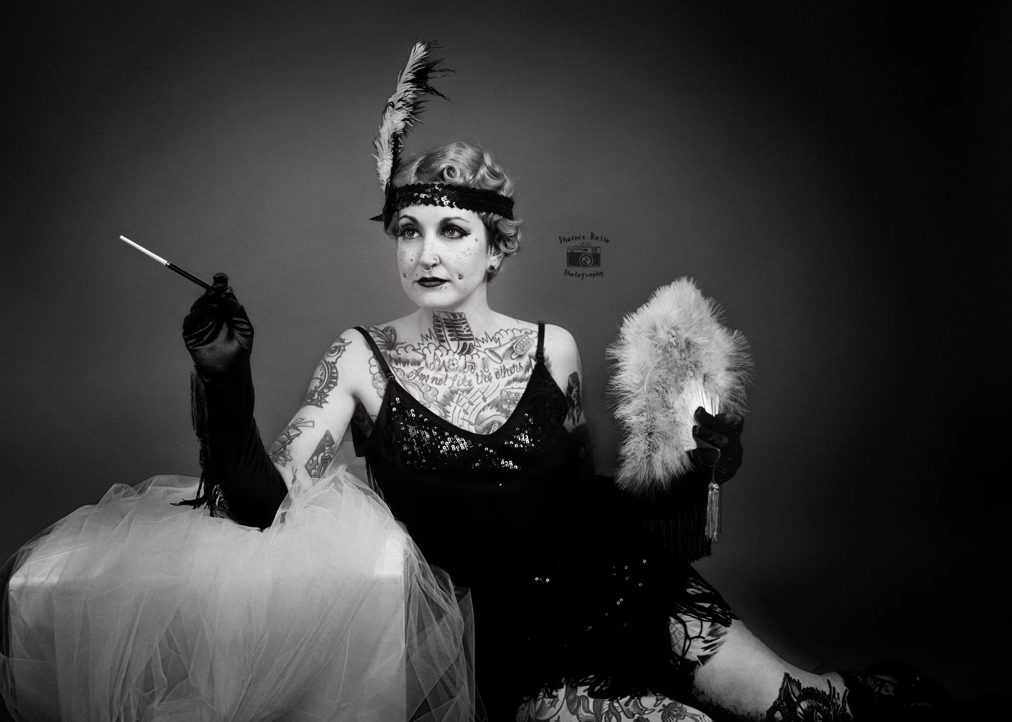 📸🎷Inspired by the flappers who rewrote the rules; women who moved through smoke and jazz with a boldness that felt like freedom. Their elegance was a declaration of autonomy, their glamour a stylish refusal to be quiet or modest. Confidence, sensua