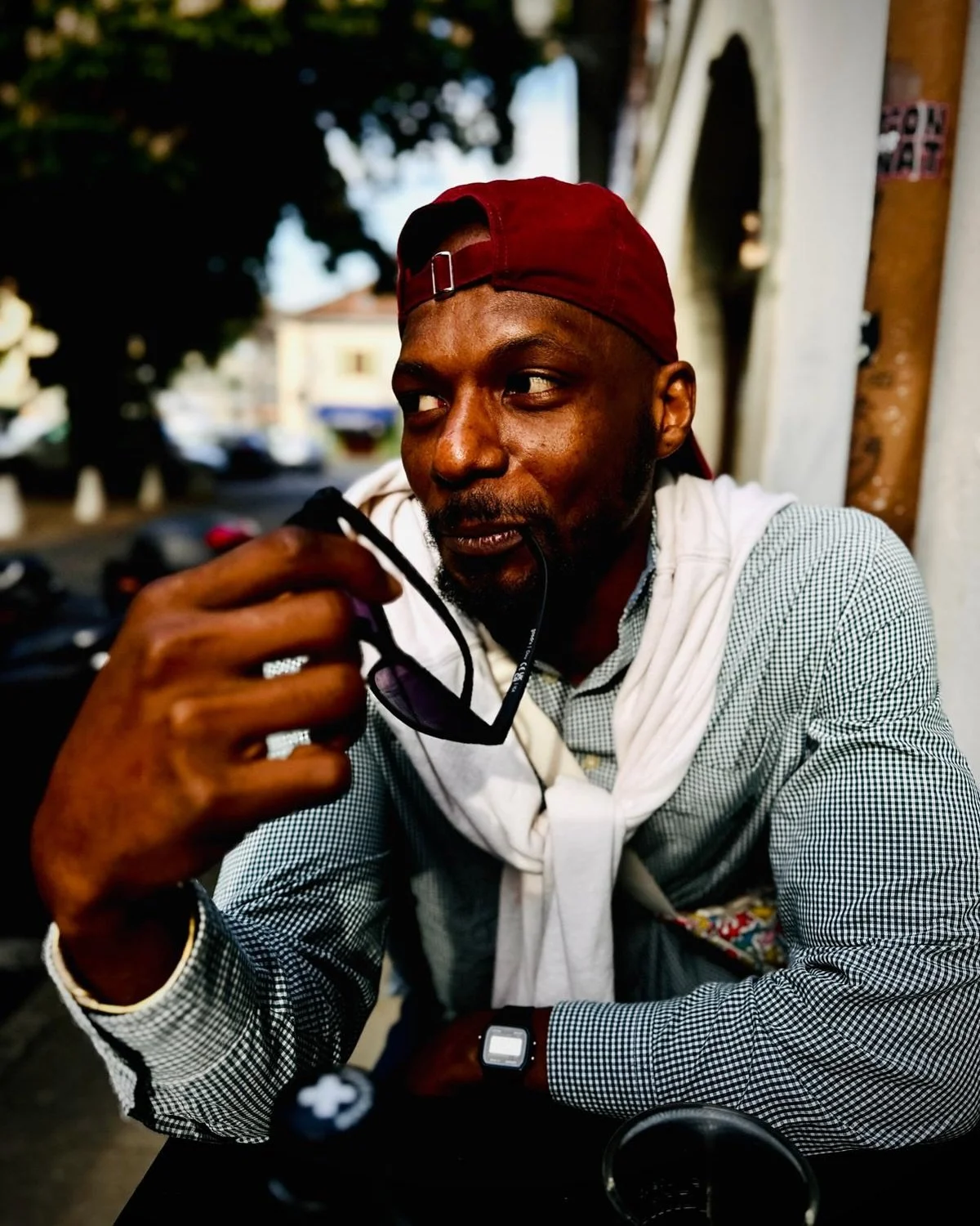 Bonjour ma beaut&eacute; 🌸

music vibes: Shine On Me - Joseph Solomon 🎶🎵

#eatsleepblank #winter #fall #spring #summer #pamojafit #people #places #purpose #goodvibes2ulove #mkineurope #notesfromtheroad  #geneva #switzerland #streetsineurope