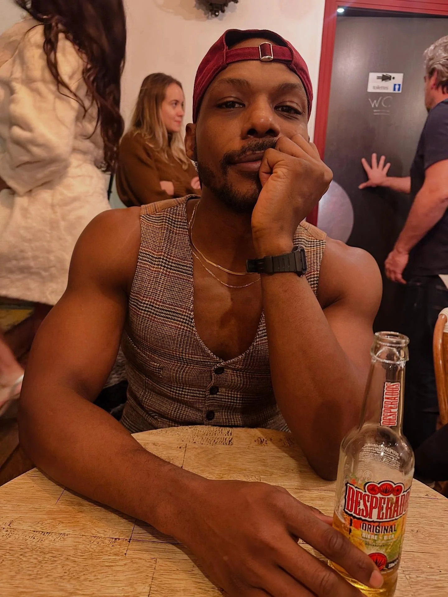 &hellip;croyez en vous ✍🏾💌✨
&bull;
&bull;
&bull;
&bull;
&bull;
#eatsleepblank #pamojafit #goodvibes2ulove #fall #winter #spring #summer #people #places #purpose #notesfromtheroad #mkineurope #mkinfrance #paris #france #streetsineurope