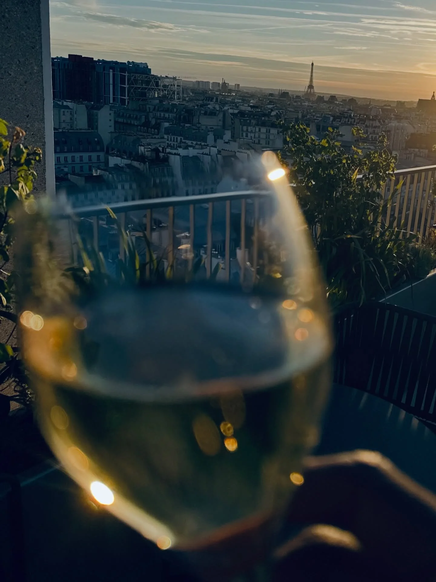 I didn&rsquo;t know a golden hour sunset and 360 views of Paris could bring real tears to my eyes&hellip; 🌇

I do know, whatever it was that sparked such an emotion, is something in me I never want to lose&hellip;📍

I also now know, to trust your t